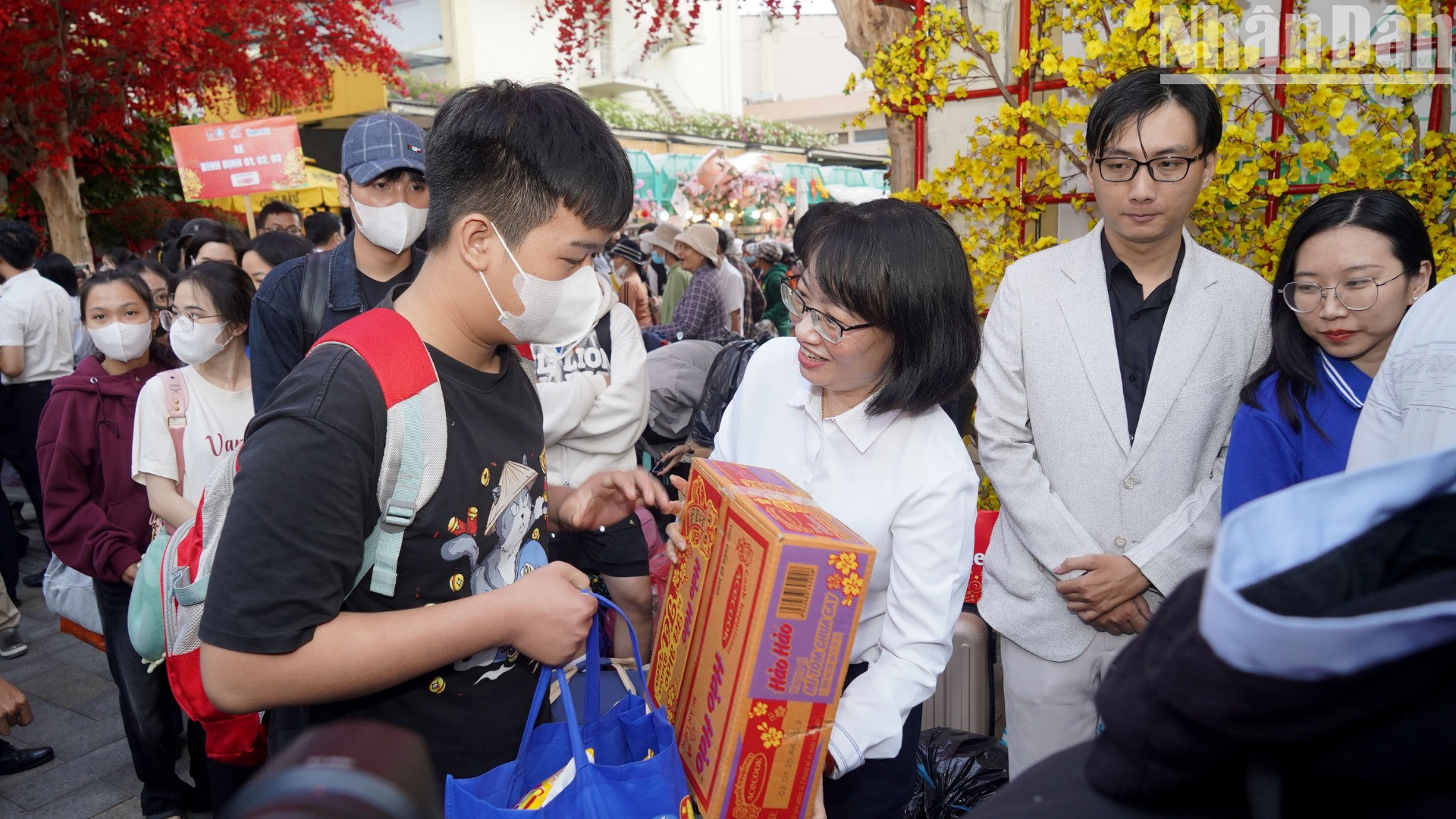 Đây là chương trình nằm trong chuỗi hoạt động chăm lo Tết cho học sinh, sinh viên và công nhân có hoàn cảnh khó khăn trên địa bàn Thành phố Hồ Chí Minh.