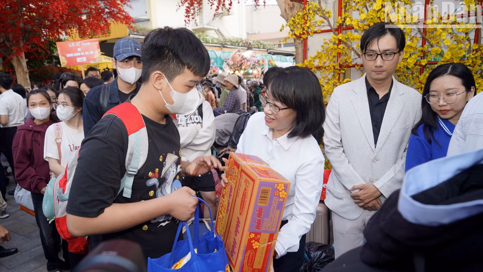 Đây là chương trình nằm trong chuỗi hoạt động chăm lo Tết cho học sinh, sinh viên và công nhân có hoàn cảnh khó khăn trên địa bàn Thành phố Hồ Chí Minh.