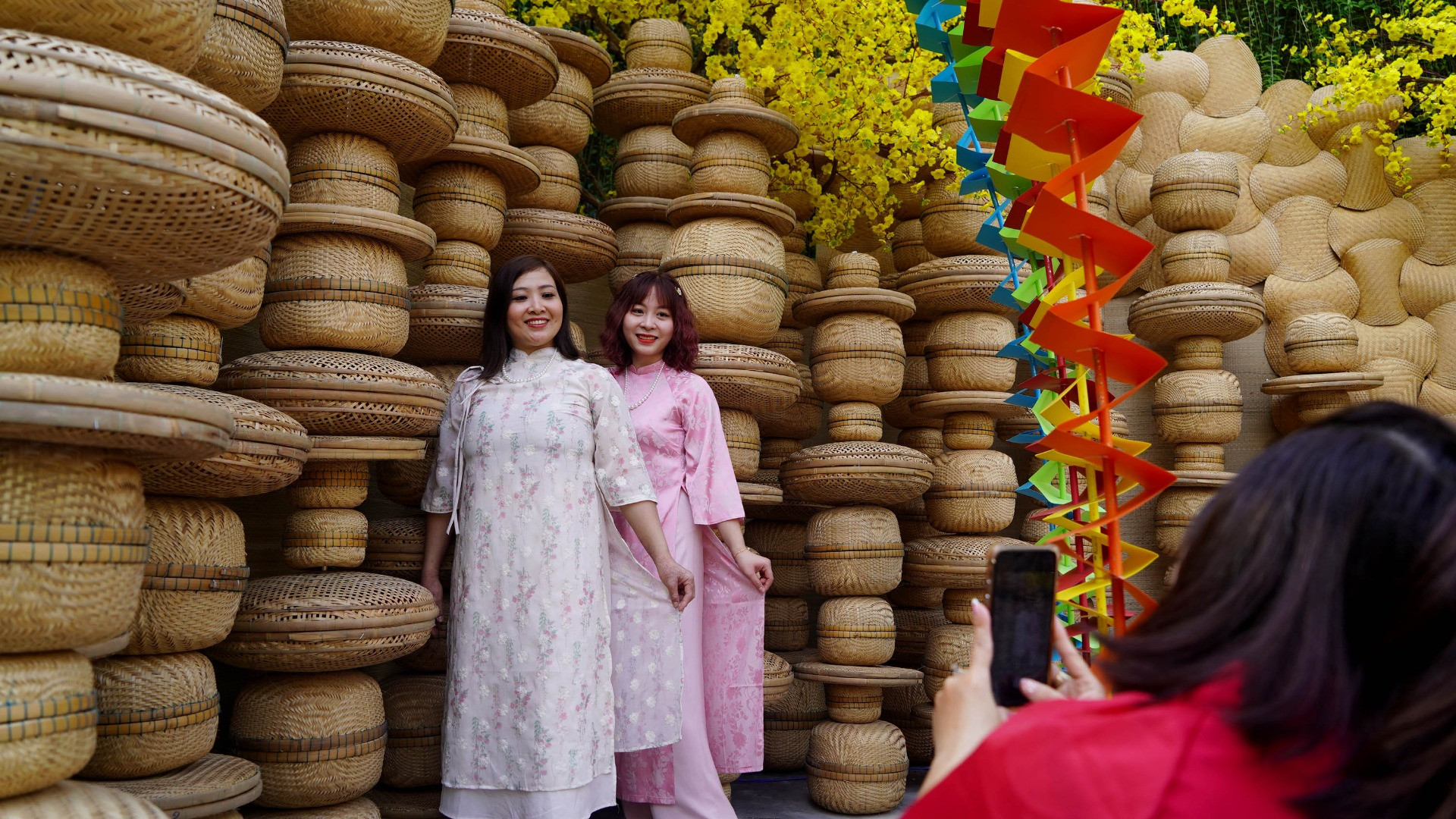 Các không gian làng nghề tại đường mai.