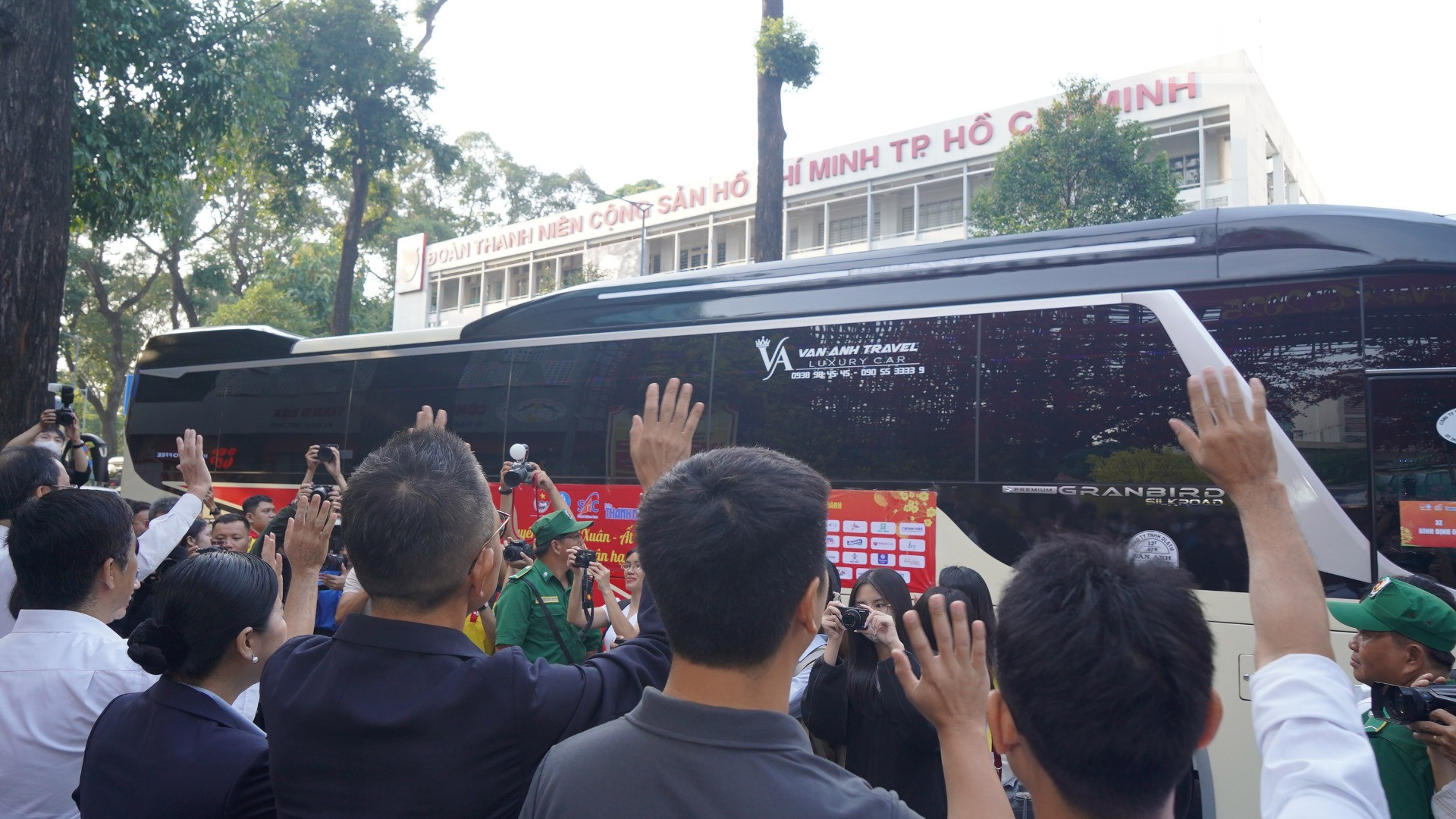 Chương trình năm nay đã đem lại nhiều niềm vui cho sinh viên và người lao động, giúp sinh viên hiểu hơn về sự sẻ chia, tình thân, sum họp trong những ngày Tết đến, Xuân về.