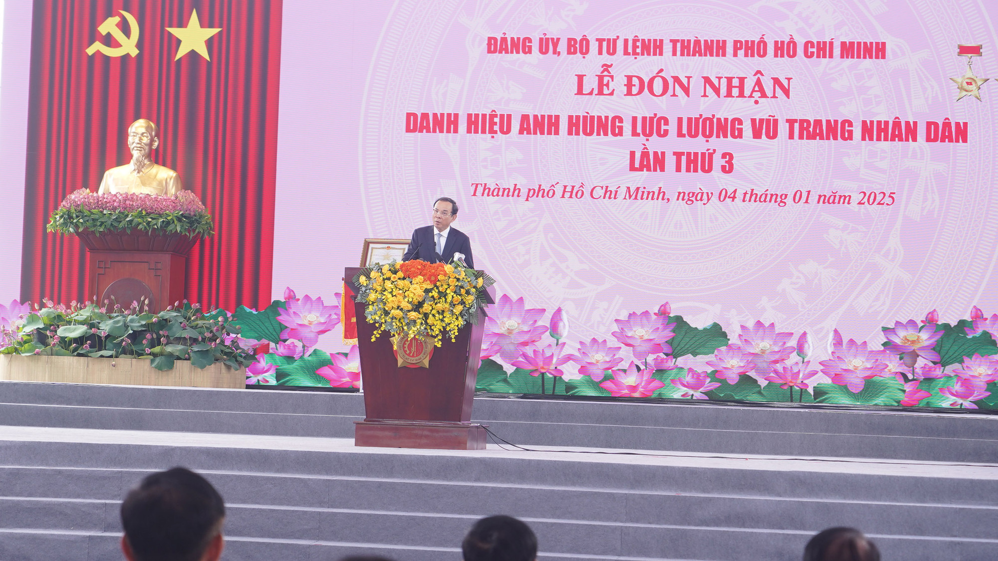 Bí thư Thành ủy Thành phố Hồ Chí Minh Nguyễn Văn Nên phát biểu tại buổi lễ