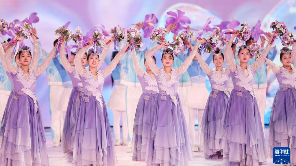 Các tiết mục văn nghệ tại Lễ khai mạc. Các tiết mục văn nghệ tại Lễ khai mạc.