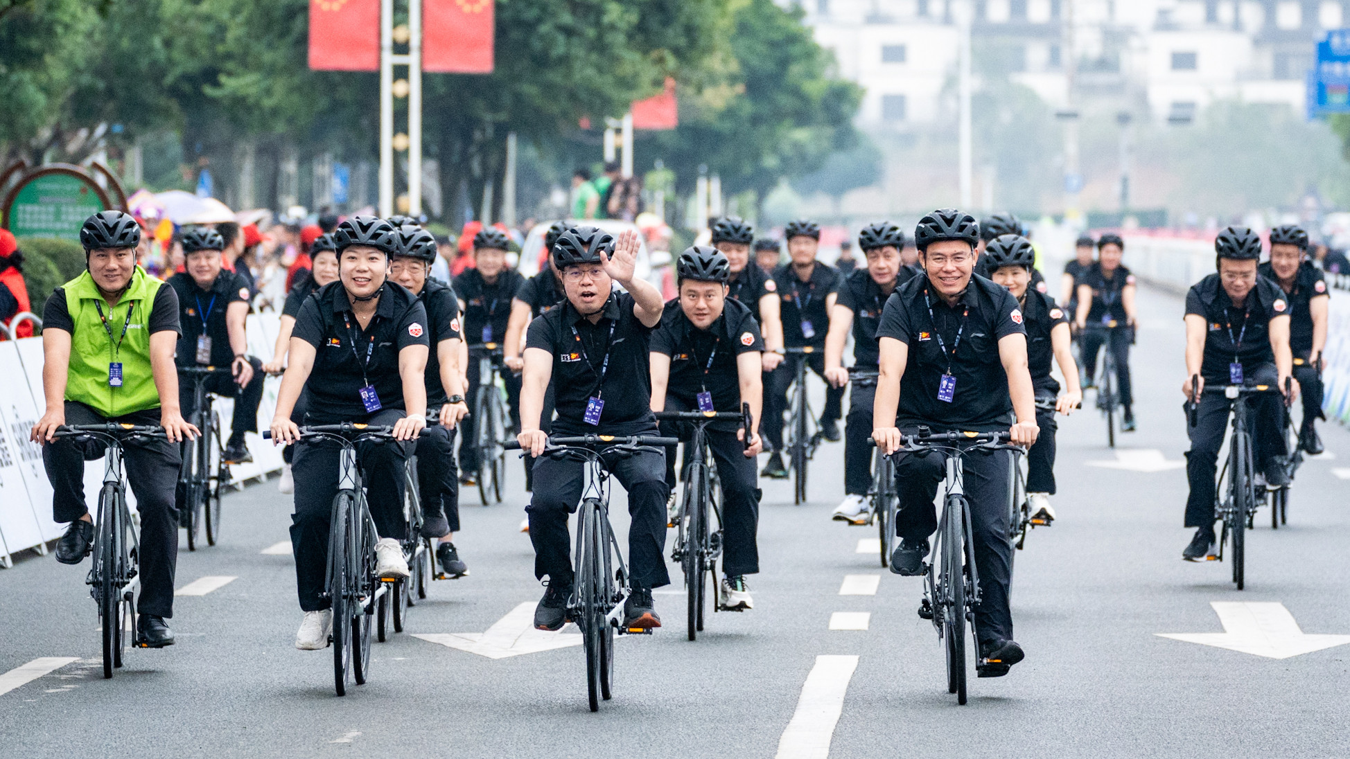 Giải đua xe đạp đường trường quốc tế UCI Quảng Tây 2024 còn có hạng mục dành cho các vận động viên nghiệp dư là những người yêu thích bộ môn xe đạp.