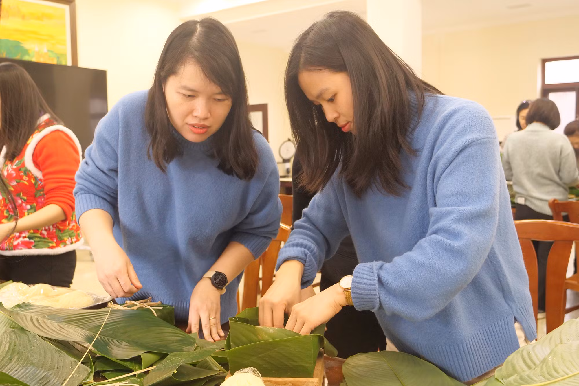 Hướng dẫn và chia sẻ kinh nghiệm gói bánh chưng cho nhau.