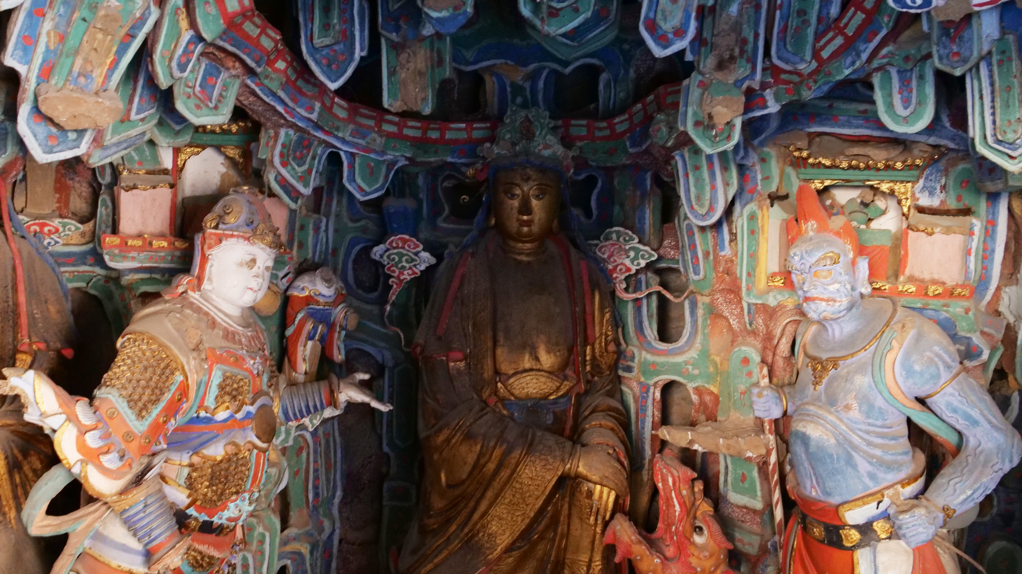 Một góc điện thờ trong Huyền Không Tự.