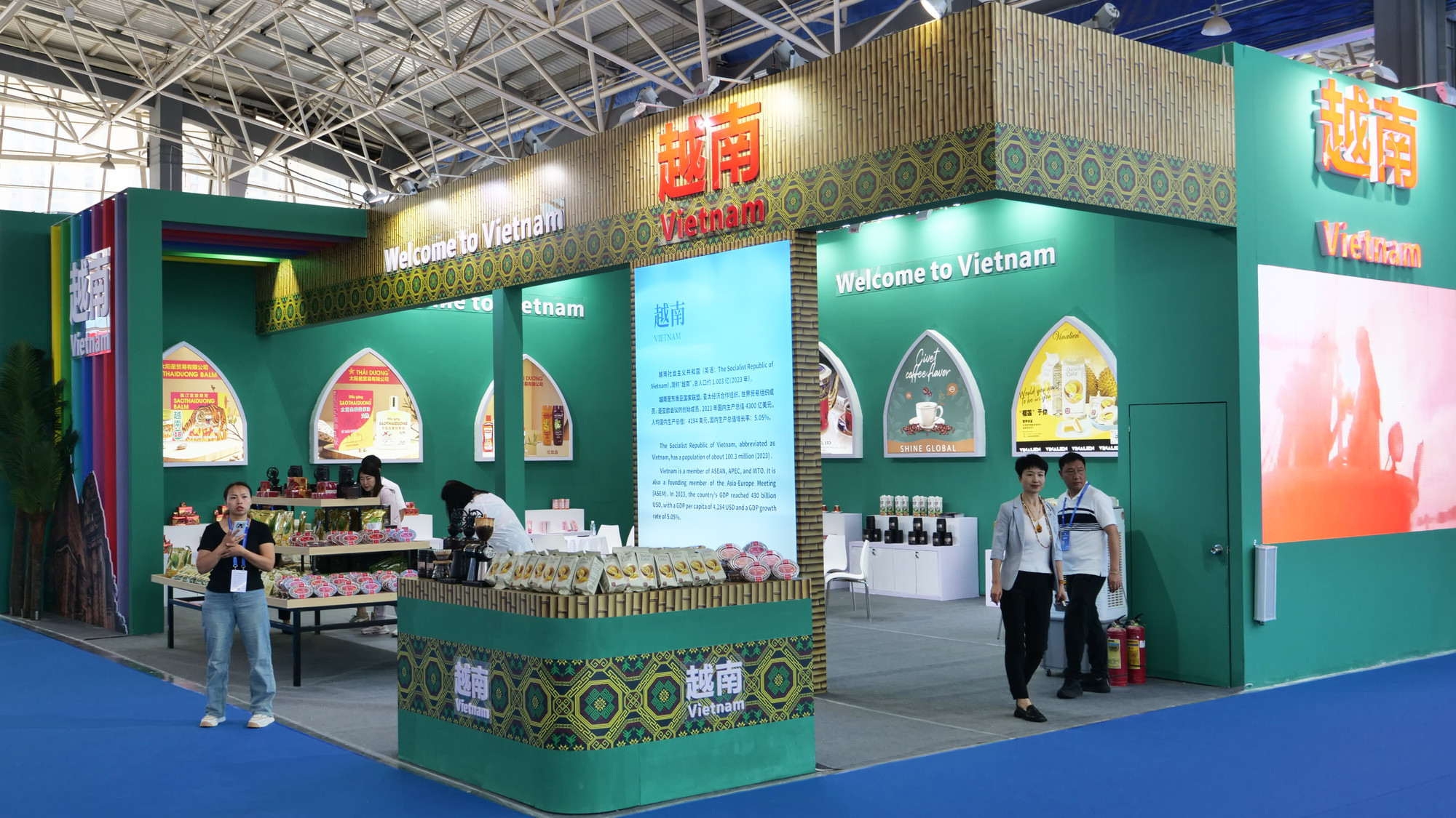 Gian hàng Việt Nam tại Hội chợ.