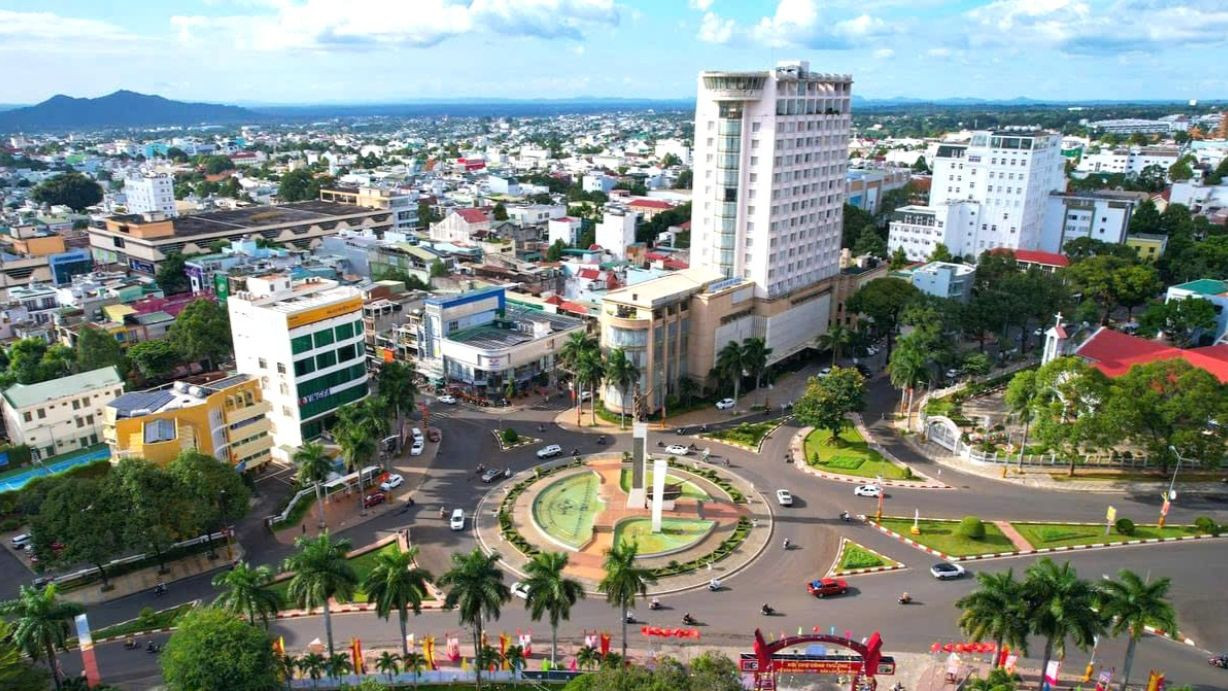 Đến nay, trên địa bàn tỉnh Đắk Lắk có 277 cơ sở lưu trú, với hơn 5.500 phòng, khoảng 13.000 giường và nhiều homestay, căn hộ cho thuê… bảo đảm đáp ứng được nhu cầu của du khách khi đến tham gia lễ hội.