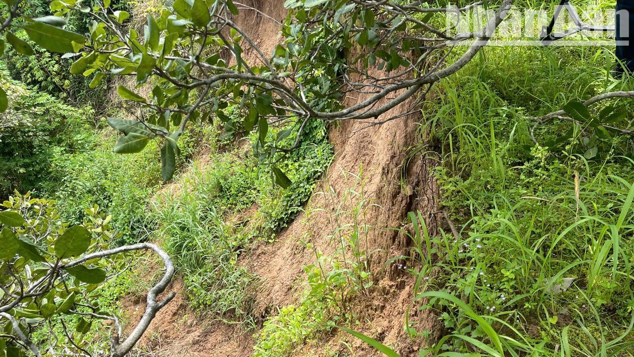 Tình trạng sạt lở ngày càng ăn sâu vào khu vực Di chỉ khảo cổ học Thác Hai. Tình trạng sạt lở ngày càng ăn sâu vào khu vực Di chỉ khảo cổ học Thác Hai.