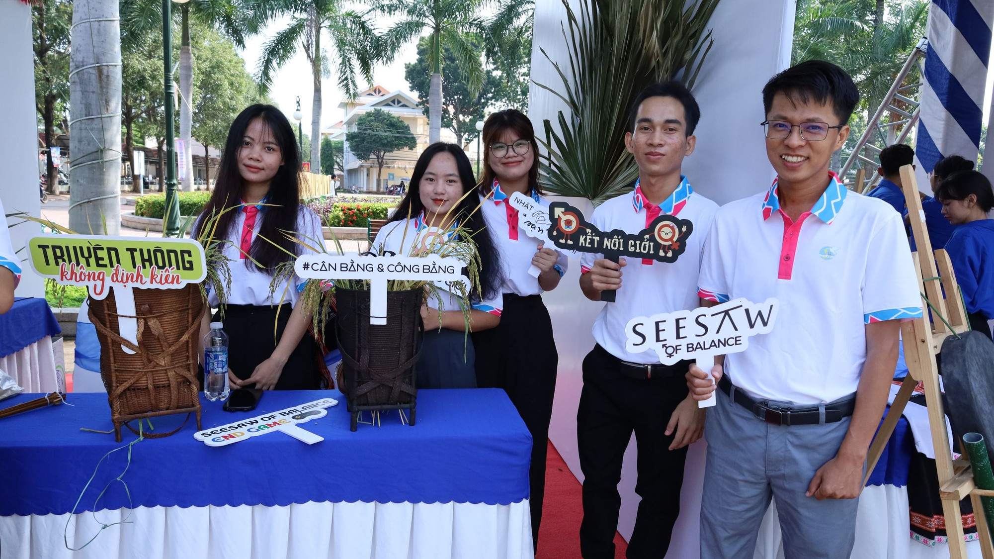 Thanh niên dân tộc thiểu số các trường đại học cùng lan tỏa các thông điệp ý nghĩa thúc đẩy bình đẳng giới.