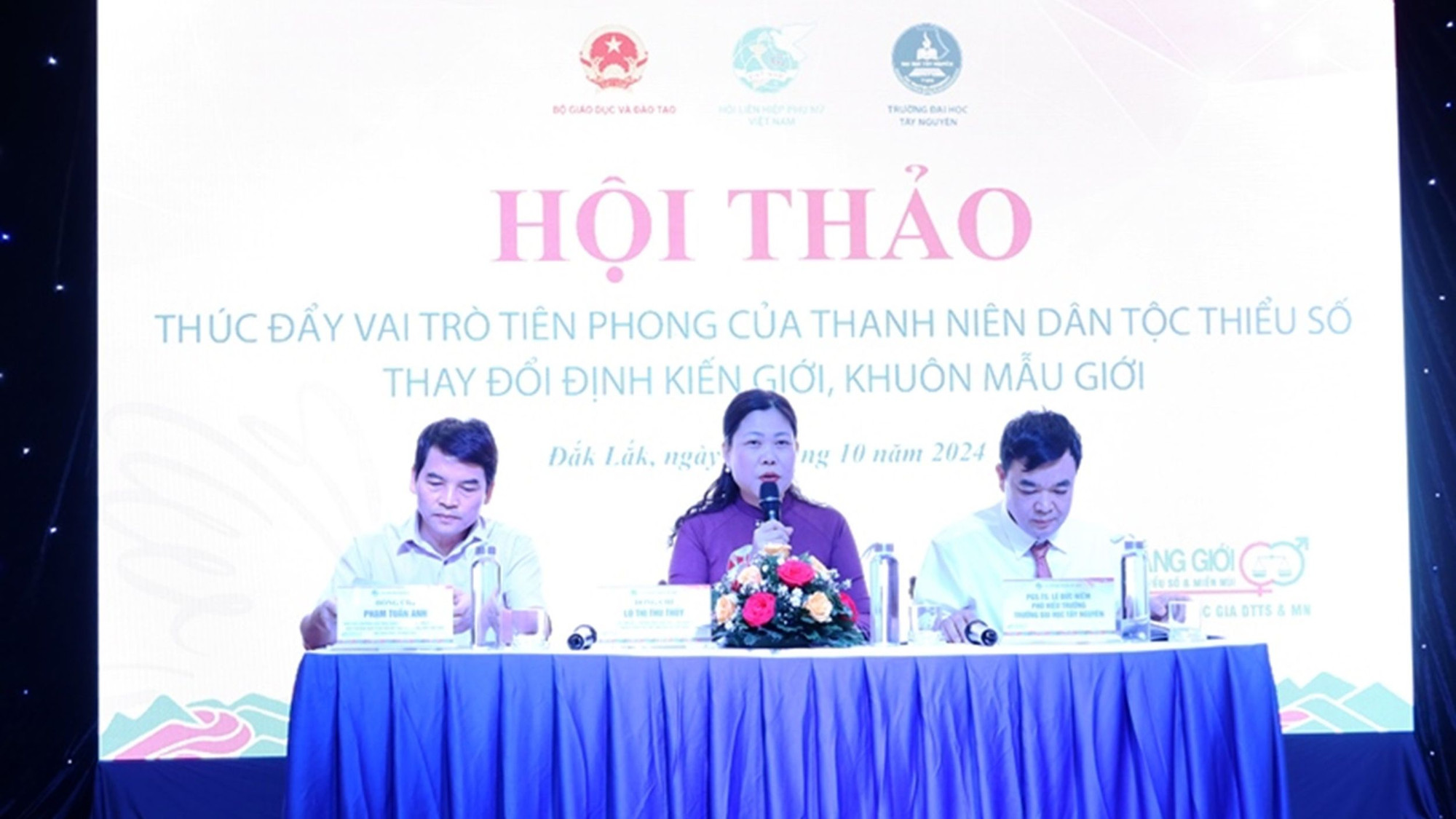 Các đại biểu chia sẻ kinh nghiệm tại Hội thảo thúc đẩy vai trò tiên phong của thanh niên dân tộc thiểu số thay đổi định kiến giới, khuôn mẫu giới.