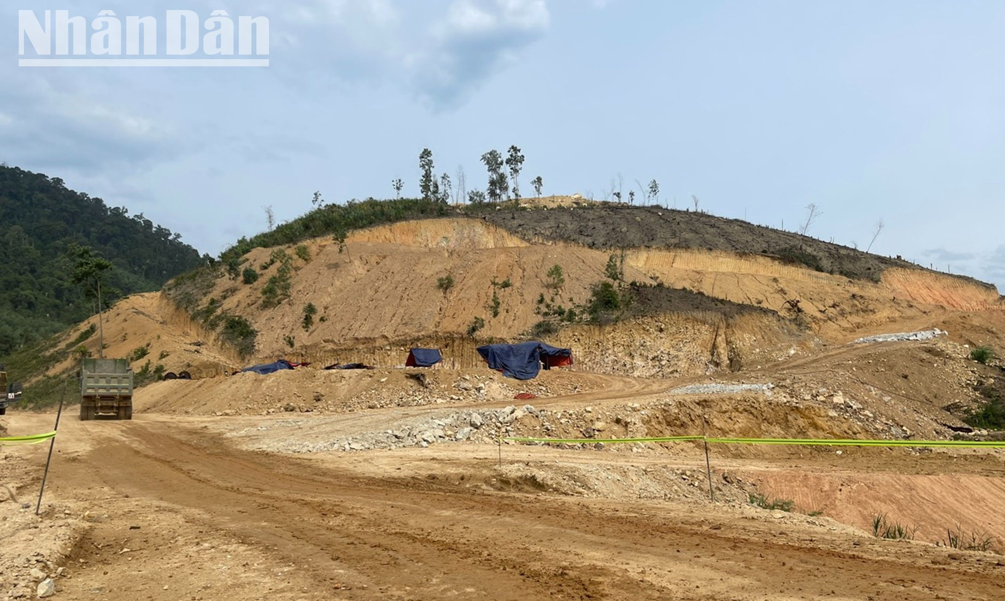 Nhà thầu thi công bạc đồi núi để làm cao tốc Khánh Hòa-Buôn Ma Thuột thuộc gói thầu XL01 Dự án thành phần 2. Nhà thầu thi công bạc đồi núi để làm cao tốc Khánh Hòa-Buôn Ma Thuột thuộc gói thầu XL01 Dự án thành phần 2.