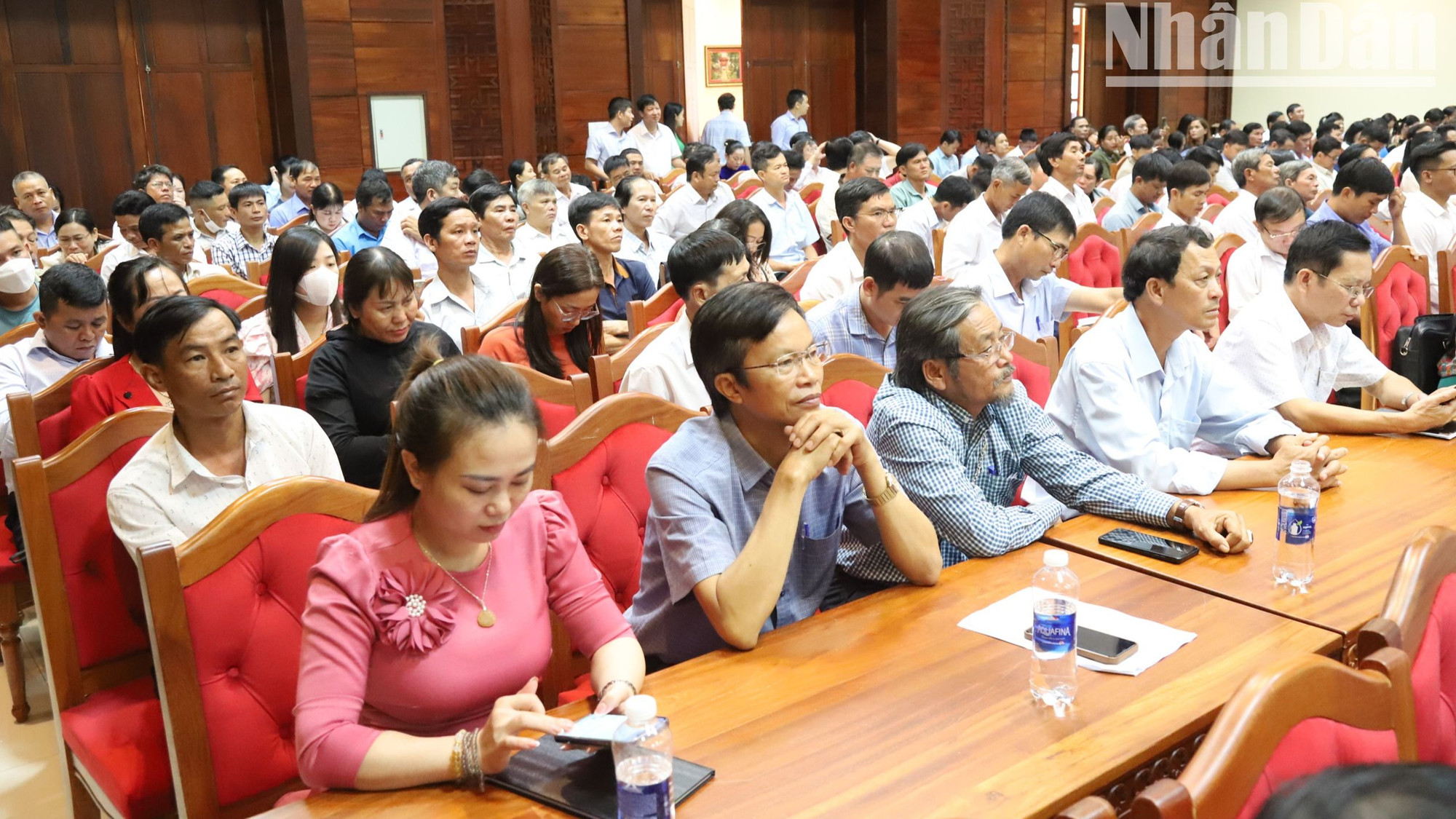 Các hội viên nông dân tham dự buổi đối thoại.