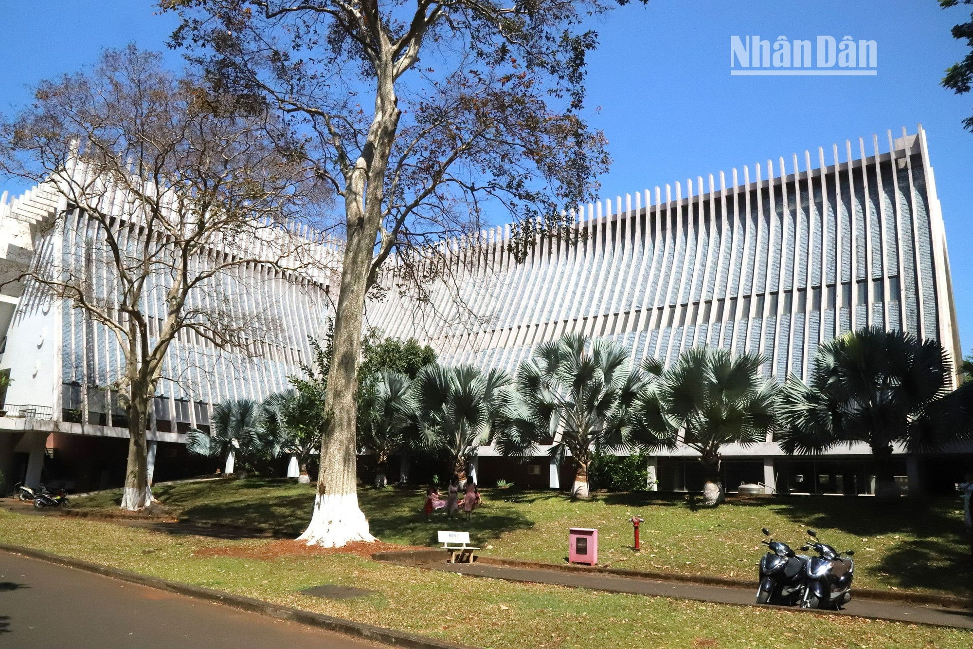 Bảo tàng Đắk Lắk, nơi bảo tồn, gìn giữ và giới thiệu văn hóa truyền thống các dân tộc Tây Nguyên. Bảo tàng Đắk Lắk, nơi bảo tồn, gìn giữ và giới thiệu văn hóa truyền thống các dân tộc Tây Nguyên.