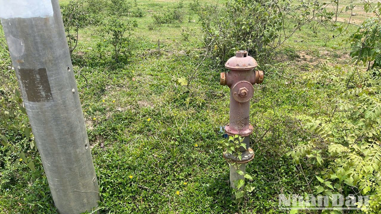 Hệ thống cấp nước tại dự án bị bỏ hoang. Hệ thống cấp nước tại dự án bị bỏ hoang.