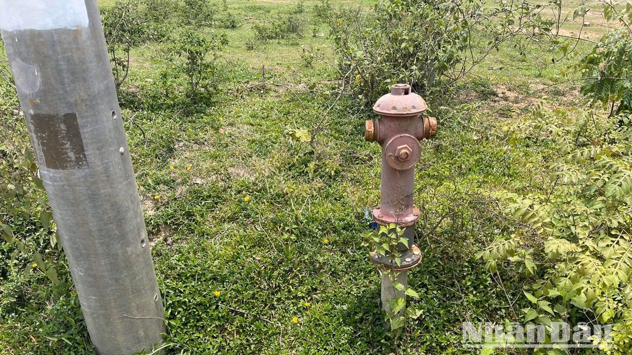 Hệ thống cấp nước tại dự án bị bỏ hoang.