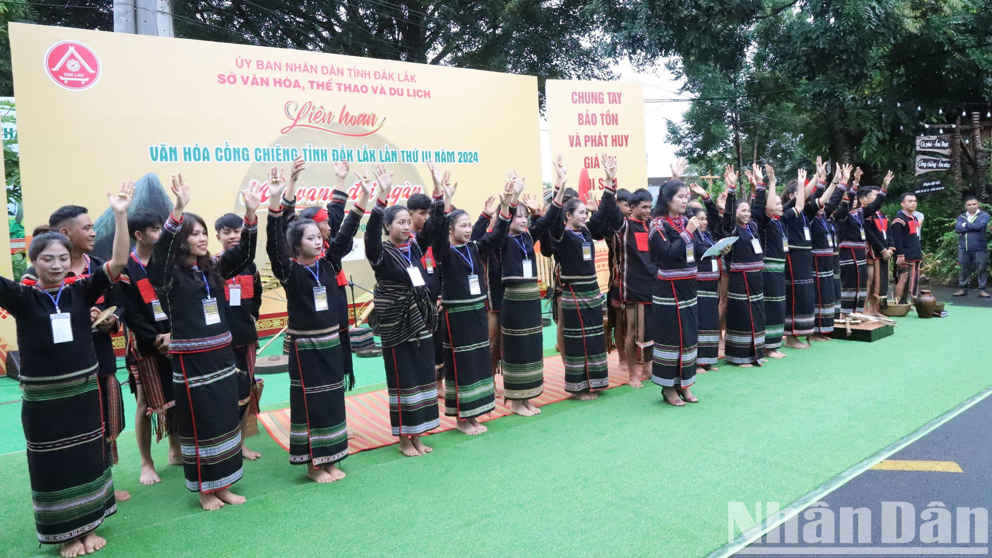 Đồng bào các dân tộc tỉnh Đắk Lắk rộn ràng vui đón 79 năm Quốc khánh 2/9.