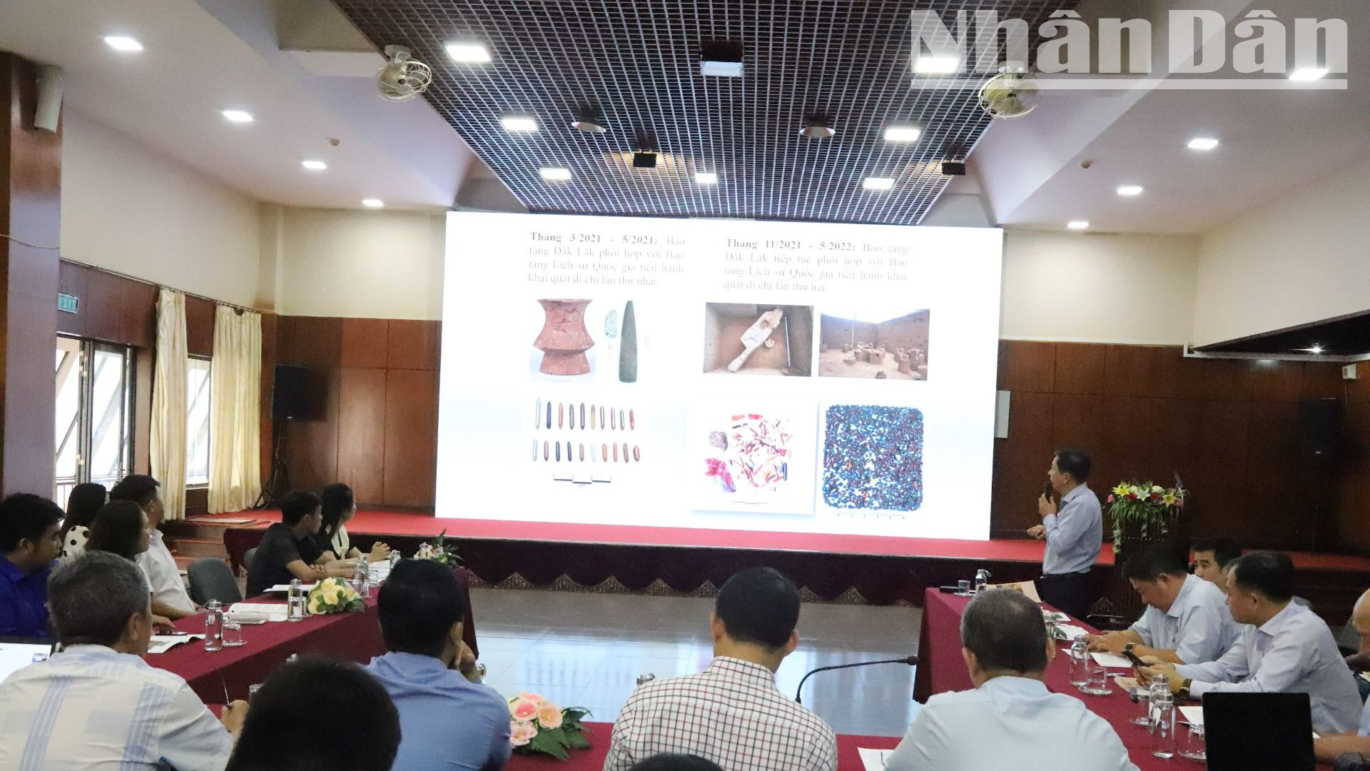 Bảo tàng Đắk Lắk công bố kết quả khai quật tại Di chỉ khảo cổ học Thác Hai lần thứ ba diễn ra từ ngày 26/6/2024 đến ngày 28/7/2024, chỉ với diện tích 20m2 nhưng đã thu được hơn 1.000 hạt chuỗi bằng chất liệu thủy tinh, gần 3.000 mũi khoan và phát vật bằng các loại đá opal, jasper,silic, phtanite… cùng hàng vạn vảy tước. Bảo tàng Đắk Lắk công bố kết quả khai quật tại Di chỉ khảo cổ học Thác Hai lần thứ ba diễn ra từ ngày 26/6/2024 đến ngày 28/7/2024, chỉ với diện tích 20m2 nhưng đã thu được hơn 1.000 hạt chuỗi bằng chất liệu thủy tinh, gần 3.000 mũi khoan và phát vật bằng các loại đá opal, jasper,silic, phtanite… cùng hàng vạn vảy tước.