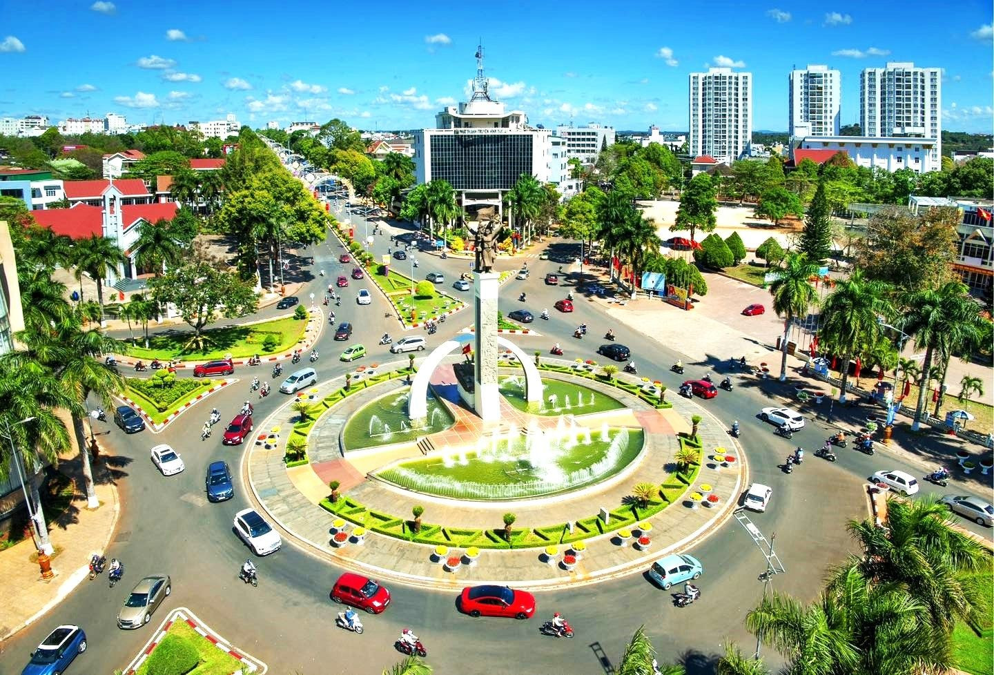 Sau 48 năm giải phóng, thành phố Buôn Ma Thuột đang vươn lên mạnh mẽ trên các lĩnh vực. (Ảnh: CTV)