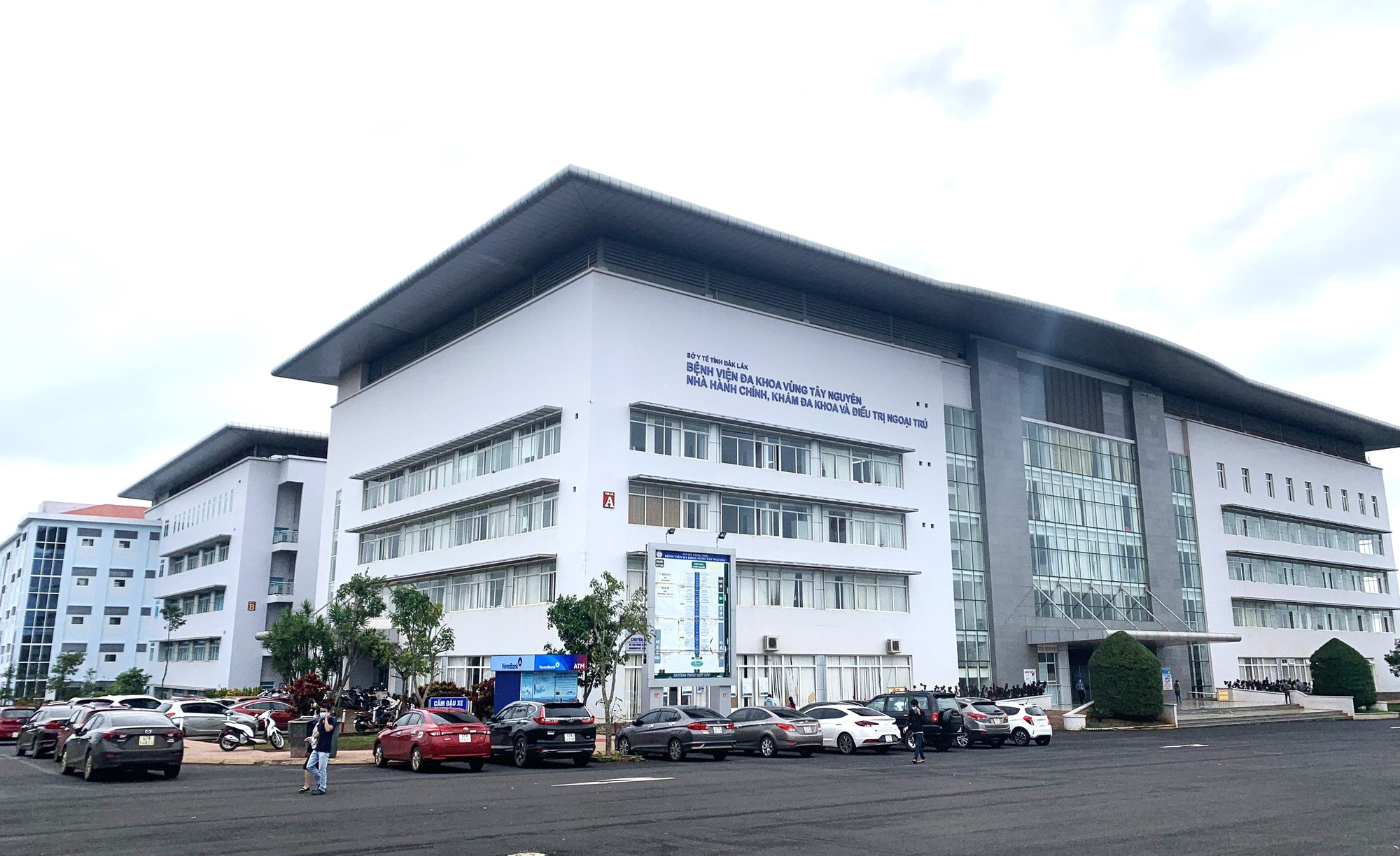 Bệnh viện đa khoa vùng Tây Nguyên được xây dựng trên địa bàn thành phố Buôn Ma Thuột. Bệnh viện đa khoa vùng Tây Nguyên được xây dựng trên địa bàn thành phố Buôn Ma Thuột.