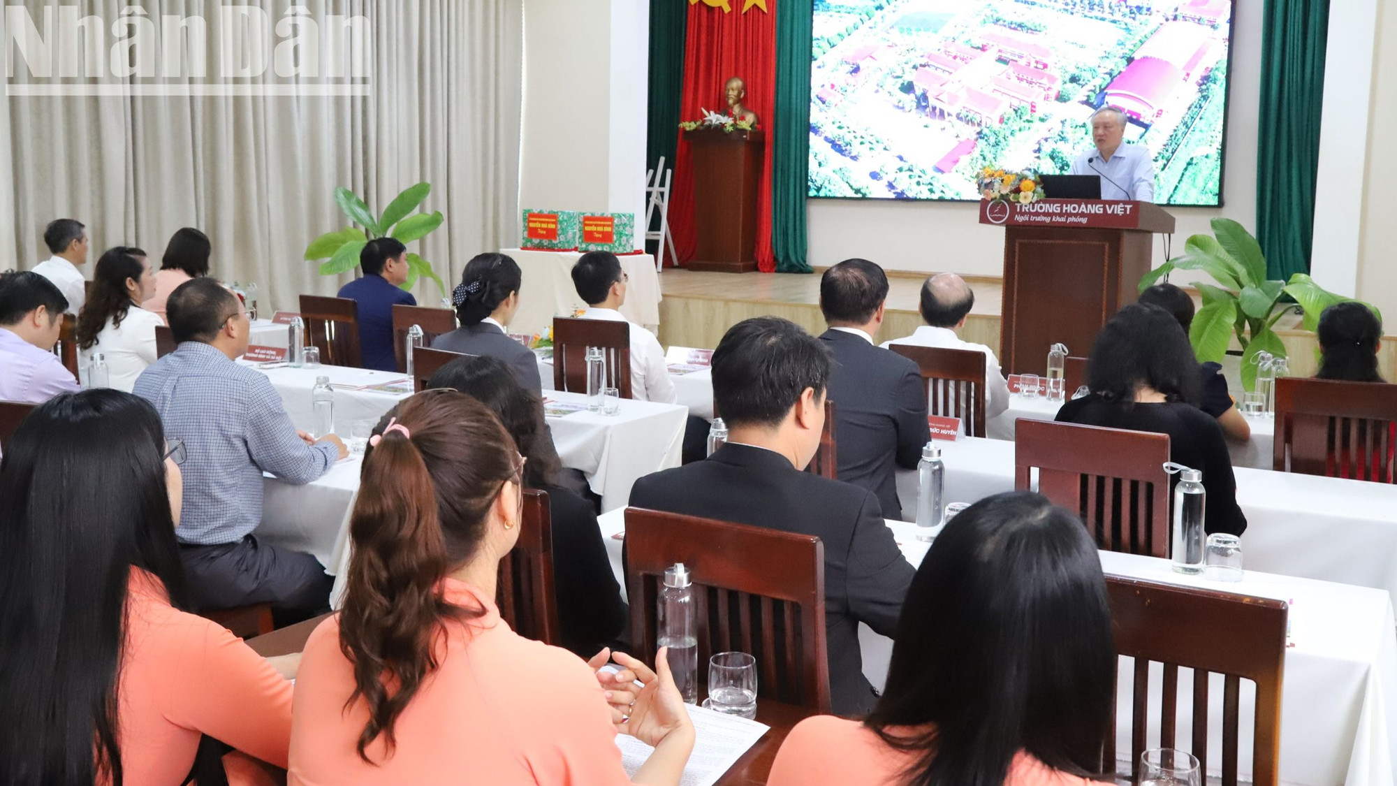 Phó Thủ tướng Thường trực Chính phủ Nguyễn Hòa Bình phát biểu tại buổi làm việc.