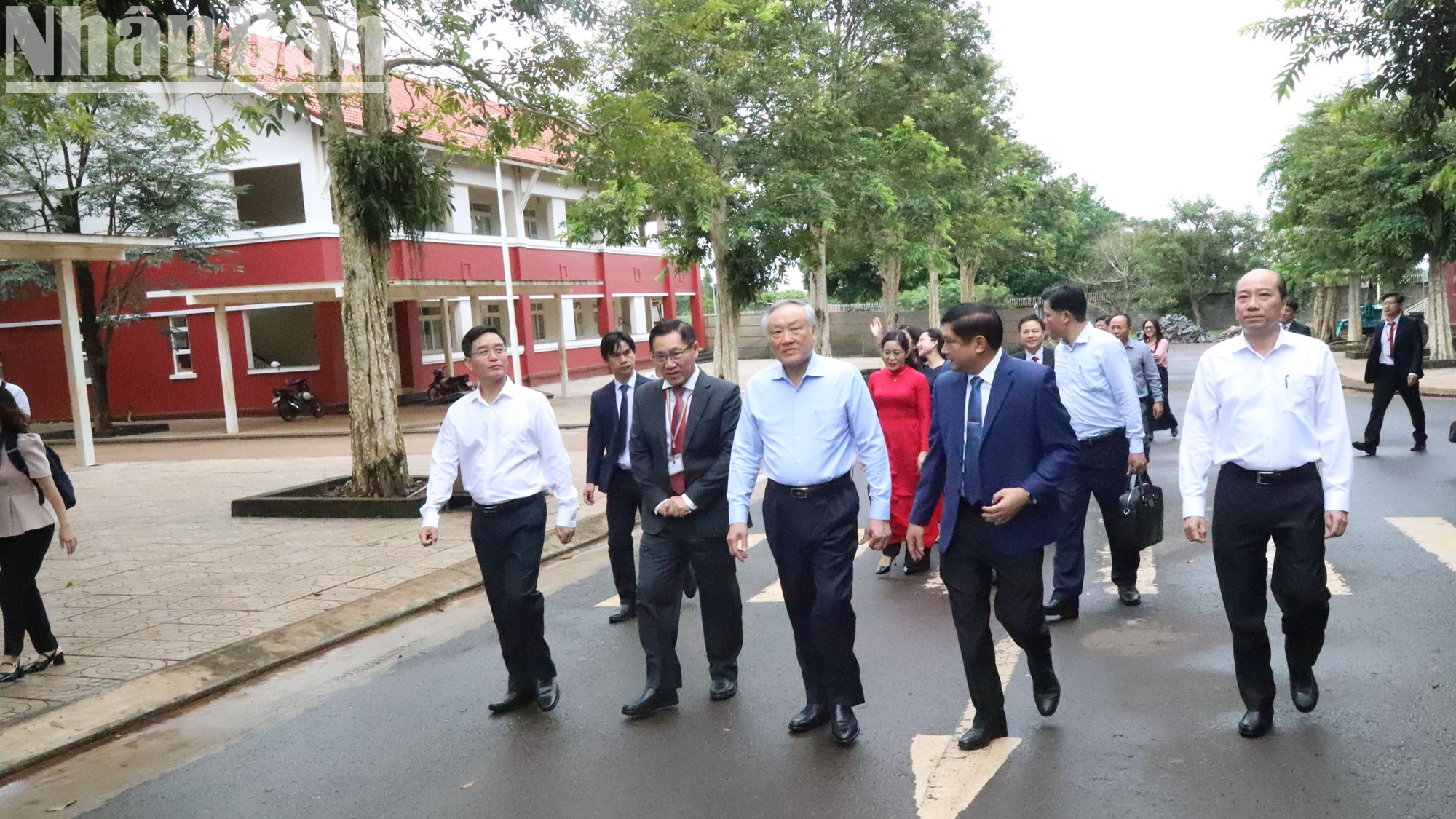 Phó Thủ tướng Thường trực Chính phủ Nguyễn Hòa Bình cho rằng, Trường Hoàng Việt là mô hình thành công trong xã hội hóa giáo dục ở Đắk Lắk và cả nước.