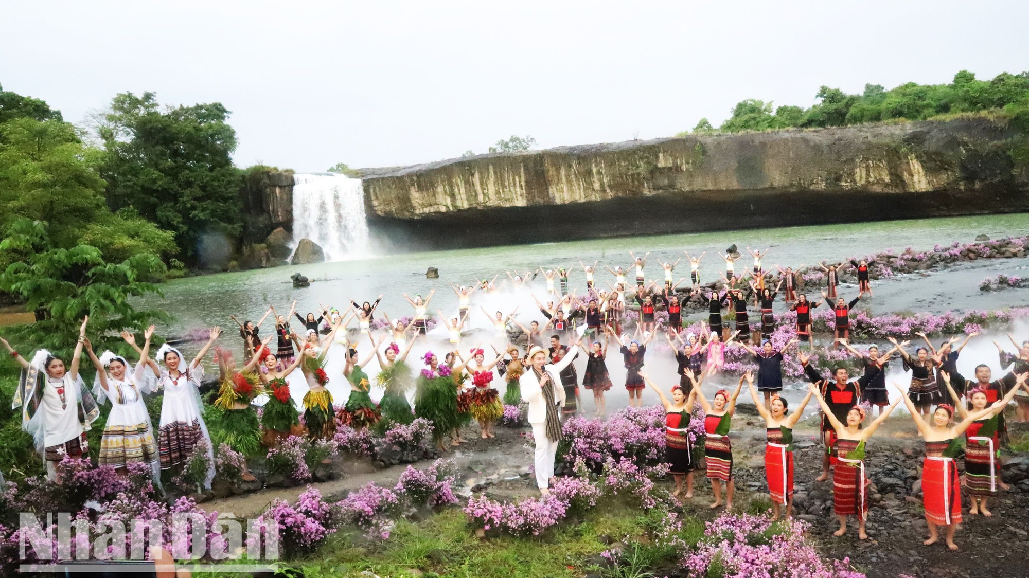 Văn hóa các dân tộc trên địa bàn tỉnh hình thành và phát triển ngày càng đa dạng, phong phú.