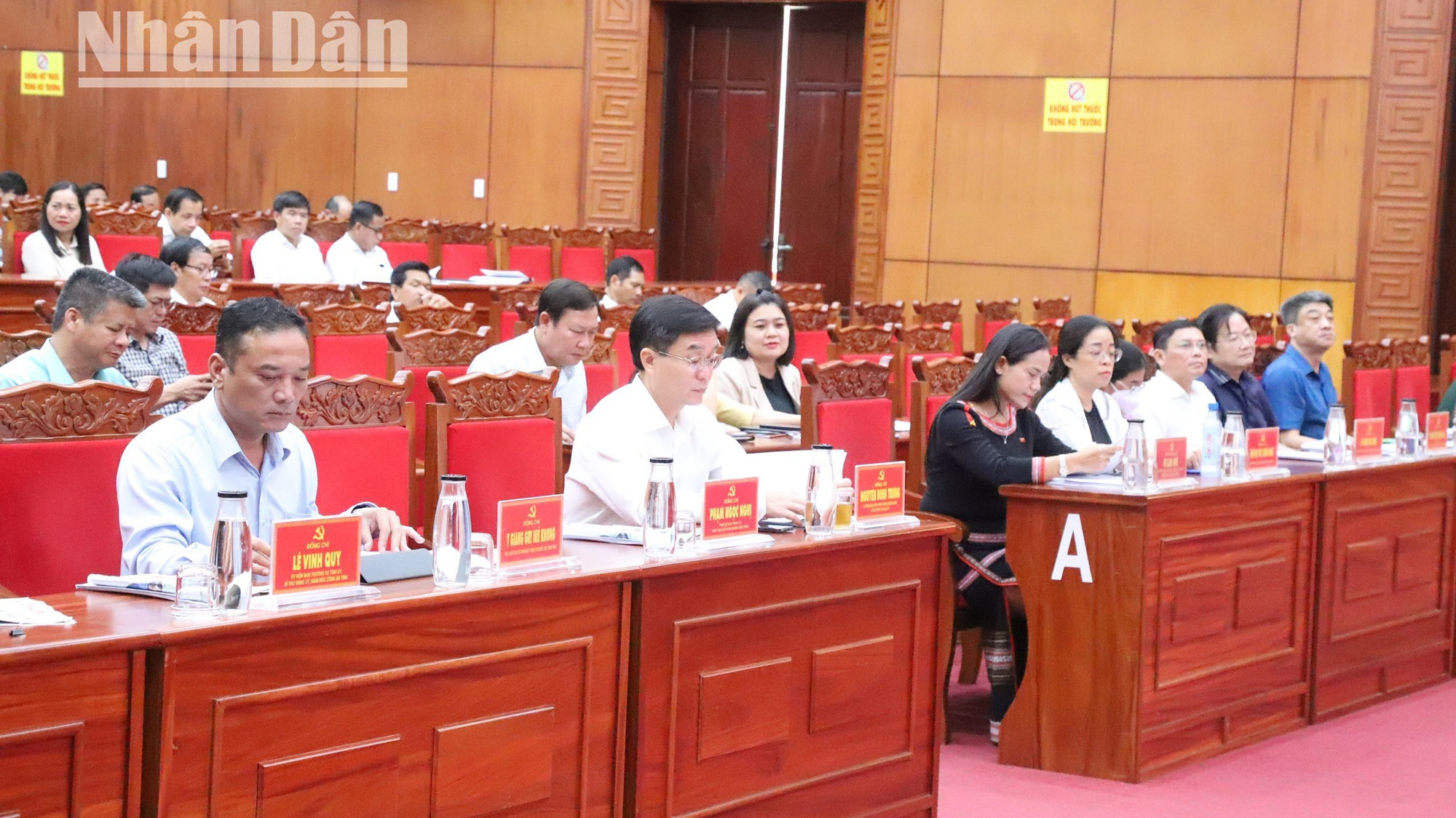 Các đại biểu dự hội nghị.