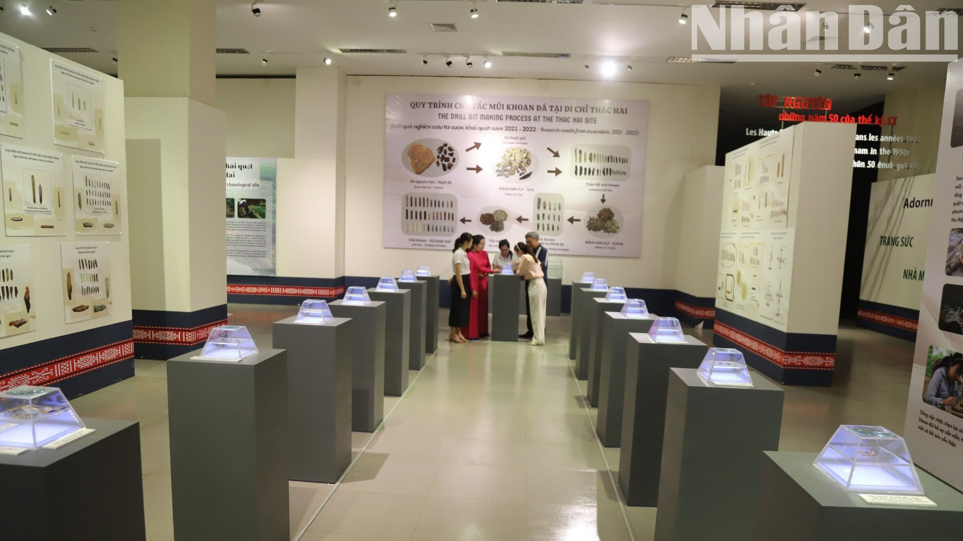 Trong nhiều di vật, hiện vật quý, độc đáo lần đầu được phát hiện tại Di chỉ khảo cổ học Thác Hai, trong đó có bộ “Sưu tập mũi khoan đá Thác Hai” đã được công nhận là Bảo vật quốc gia đầu tiên của tỉnh Đắk Lắk. Trong nhiều di vật, hiện vật quý, độc đáo lần đầu được phát hiện tại Di chỉ khảo cổ học Thác Hai, trong đó có bộ “Sưu tập mũi khoan đá Thác Hai” đã được công nhận là Bảo vật quốc gia đầu tiên của tỉnh Đắk Lắk.