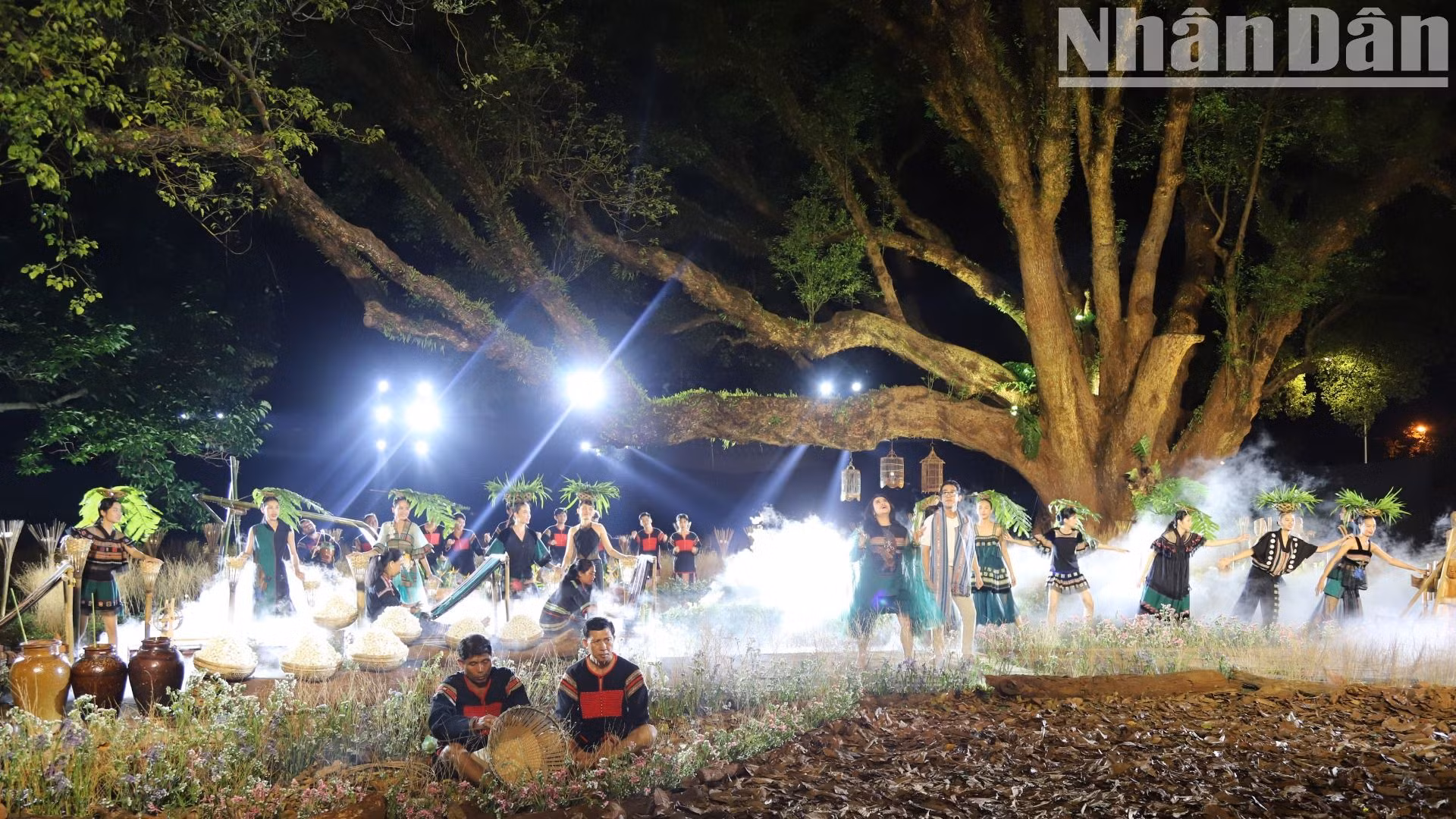 Sắc màu thổ cẩm được trình diễn tại chương trình.