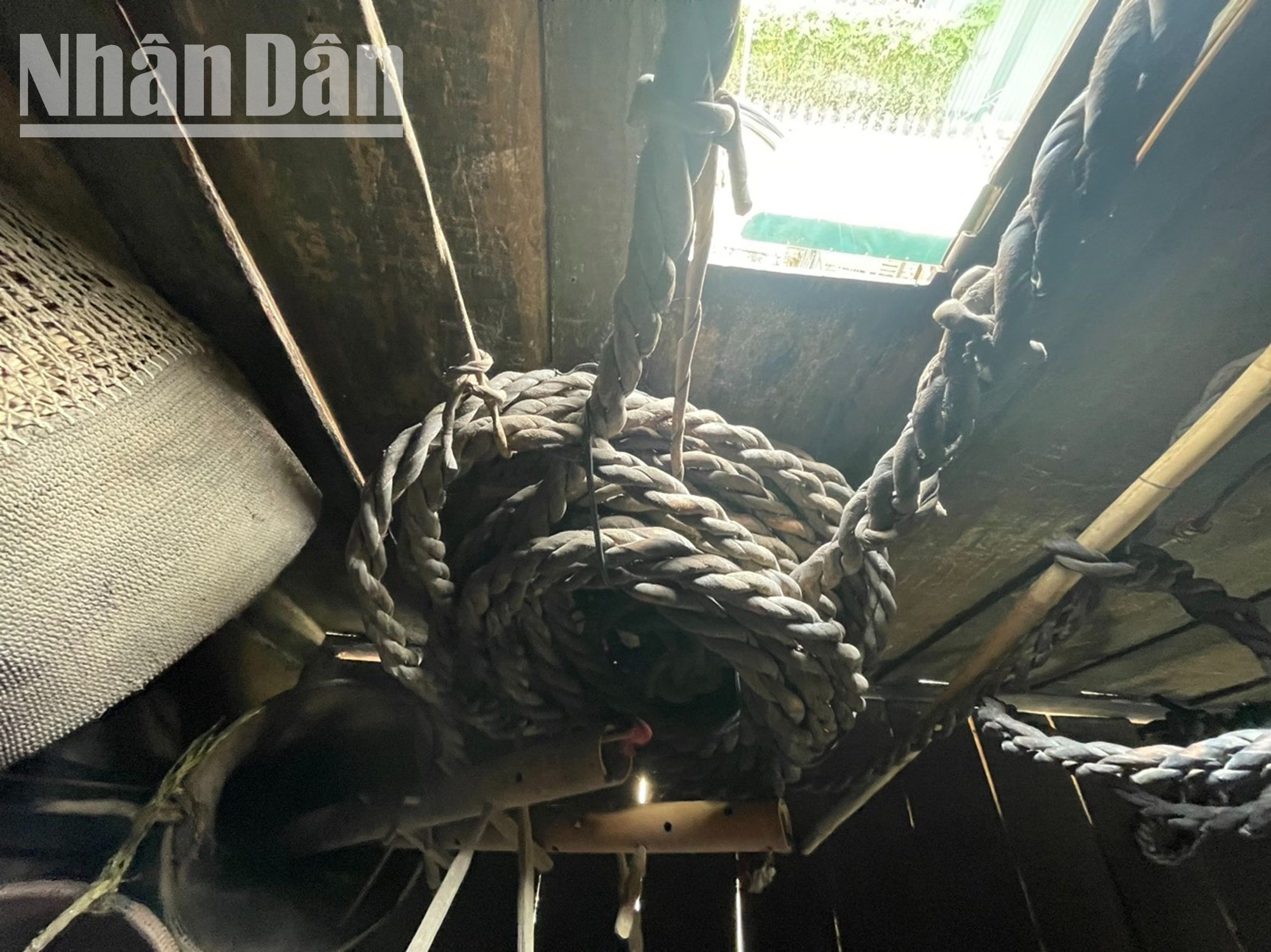 Dà đã hàng trăm năm nhưng những da dây trâu này vẫn bền chặt. Dà đã hàng trăm năm nhưng những da dây trâu này vẫn bền chặt.