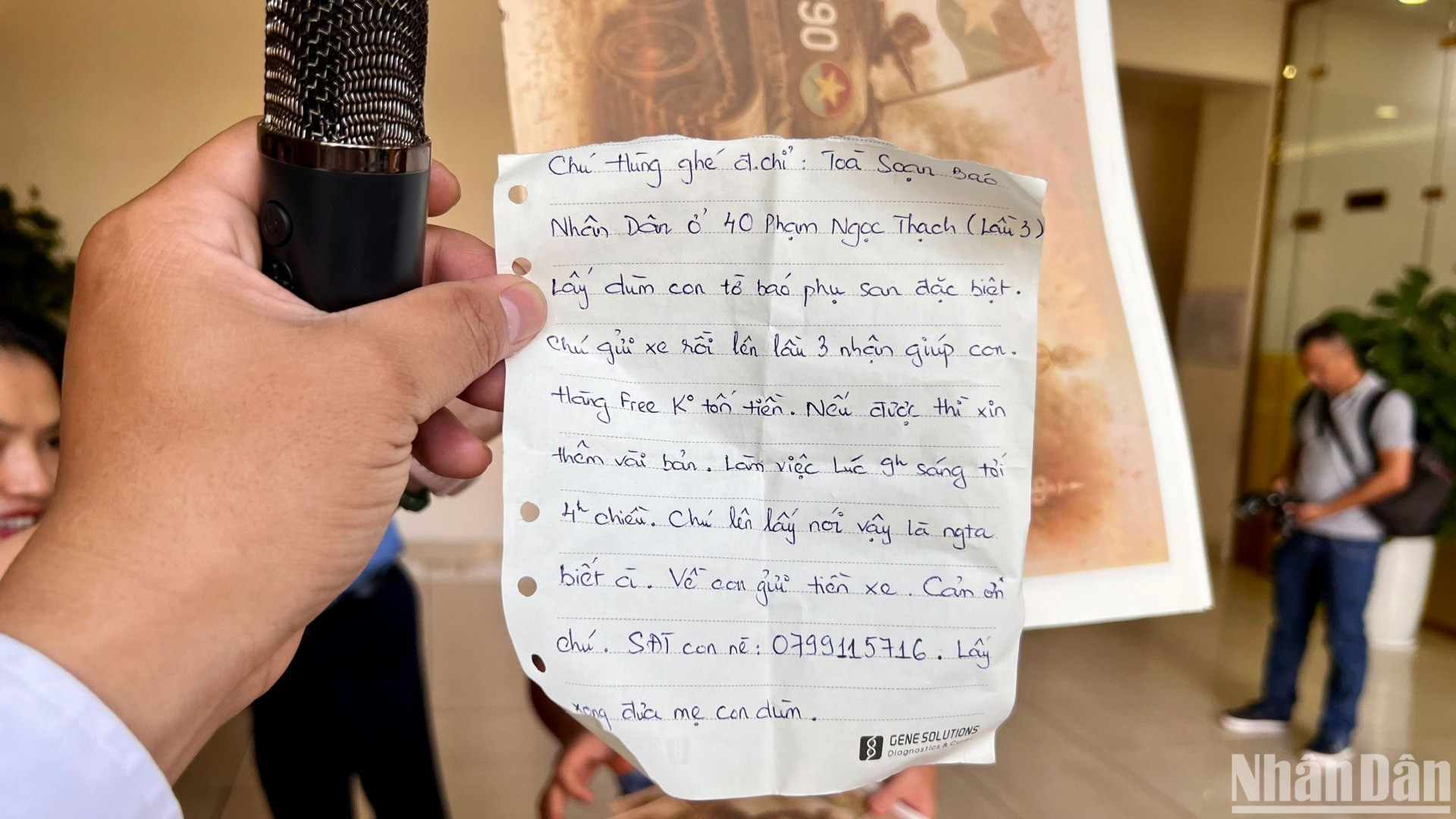 Một tin nhắn "nhờ vả" dễ thương để sở hữu phụ san đặc biệt của một bạn trẻ