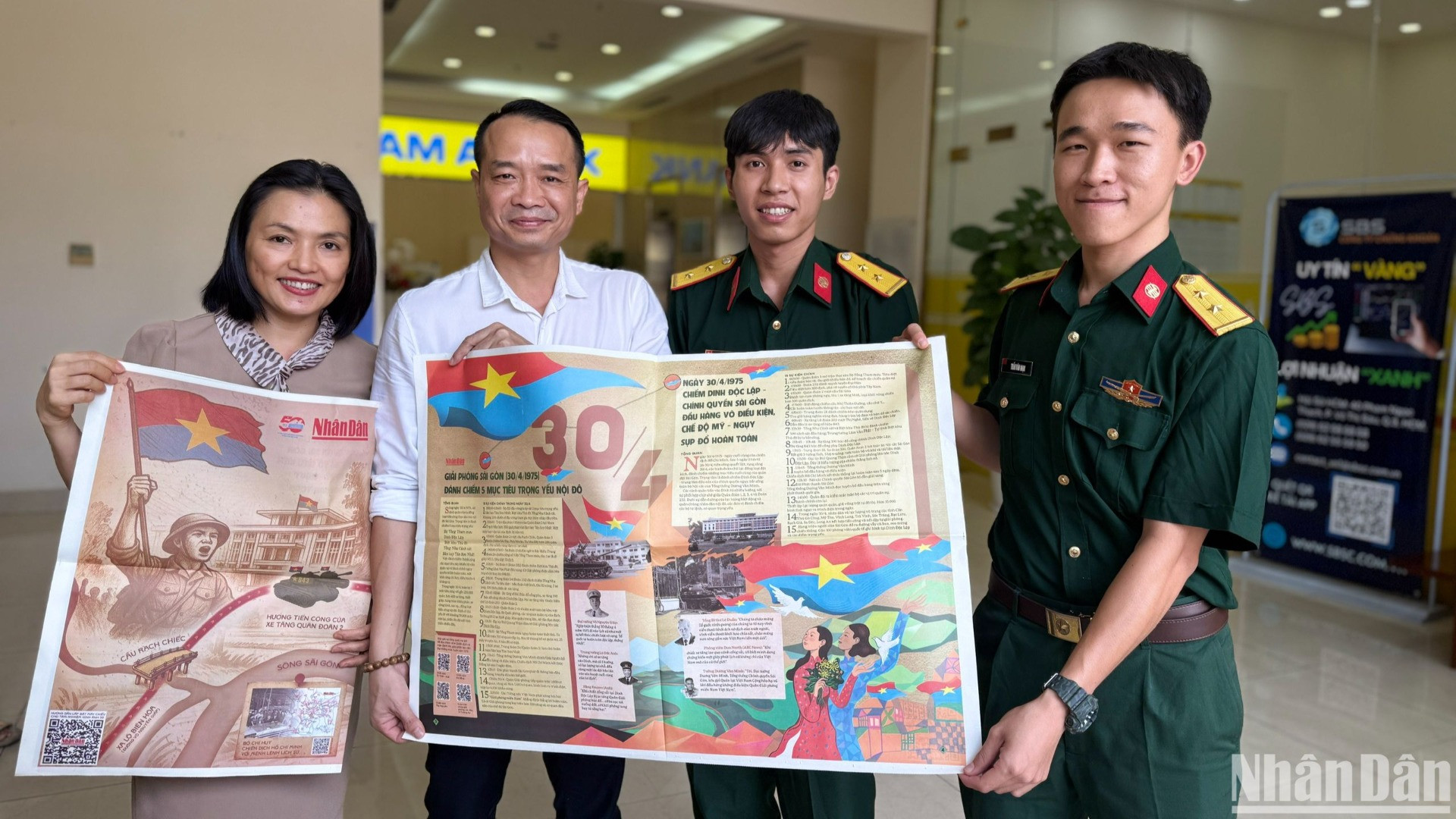 Các đơn vị quân đội tại phía nam đón nhận phụ san đặc biệt tuyên truyền Kỷ niệm 50 năm Ngày Giải phóng miền nam, thống nhất đất nước