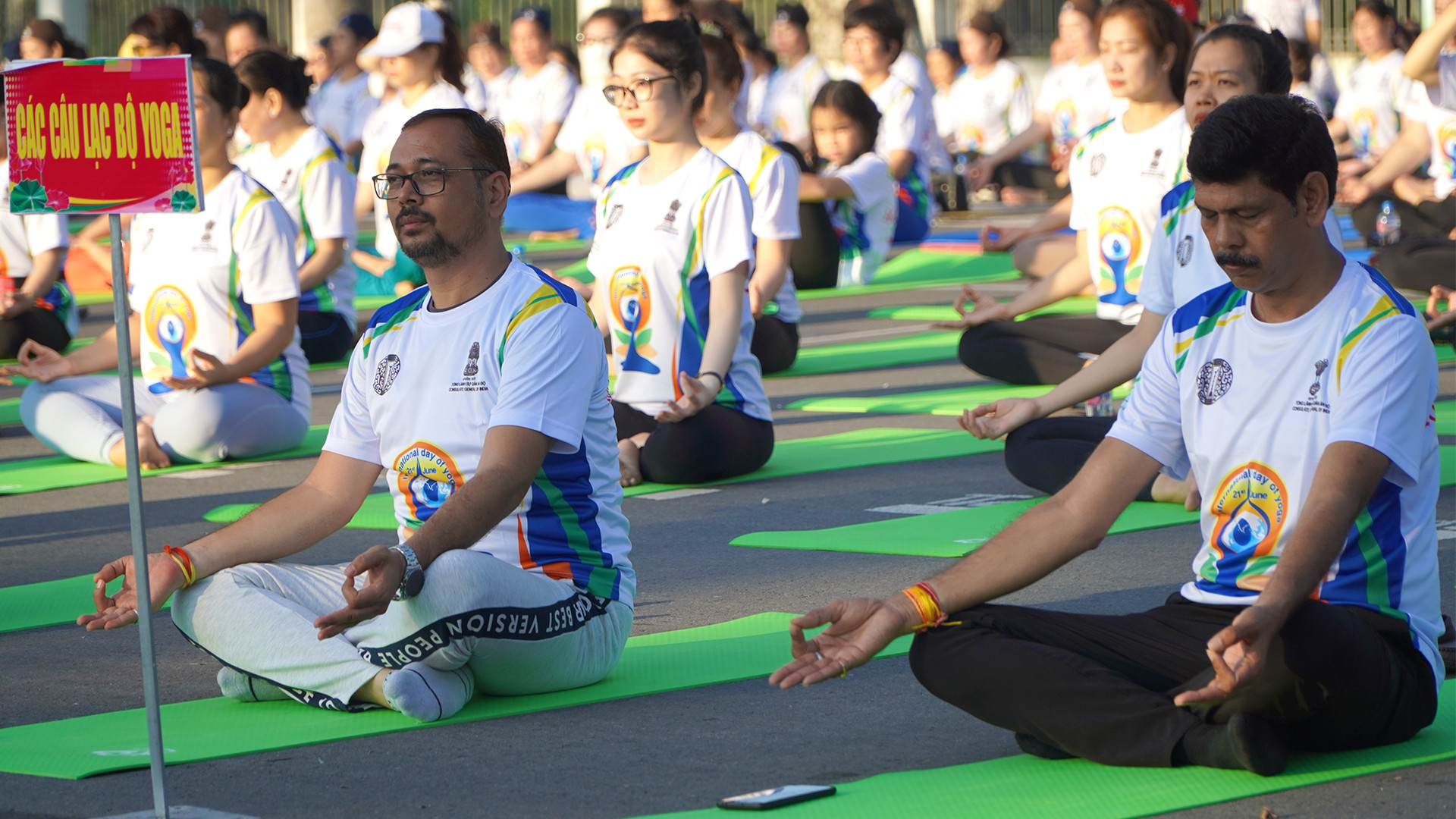 Các câu lạc bộ Yoga đồng diễn Yoga. Ảnh: Hữu Nghĩa Các câu lạc bộ Yoga đồng diễn Yoga. Ảnh: Hữu Nghĩa