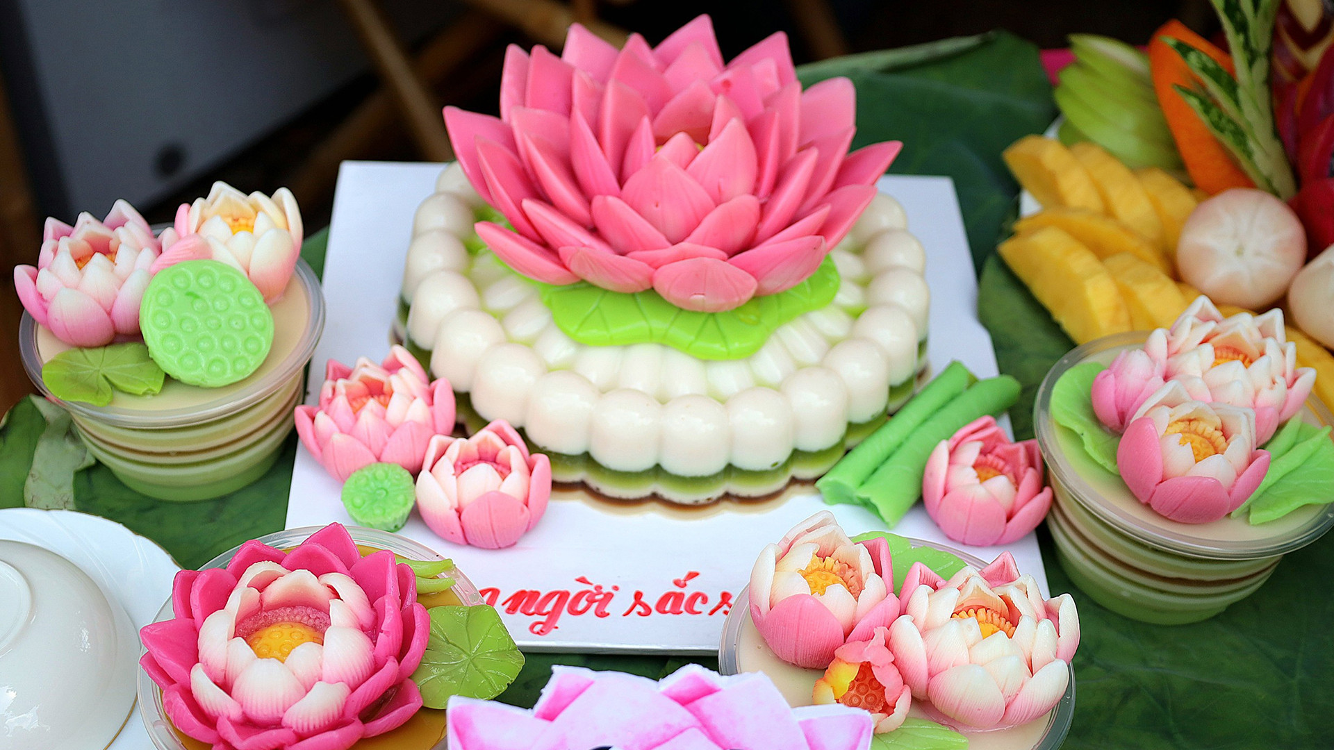 Phần thi món ngọt (rau câu sen).