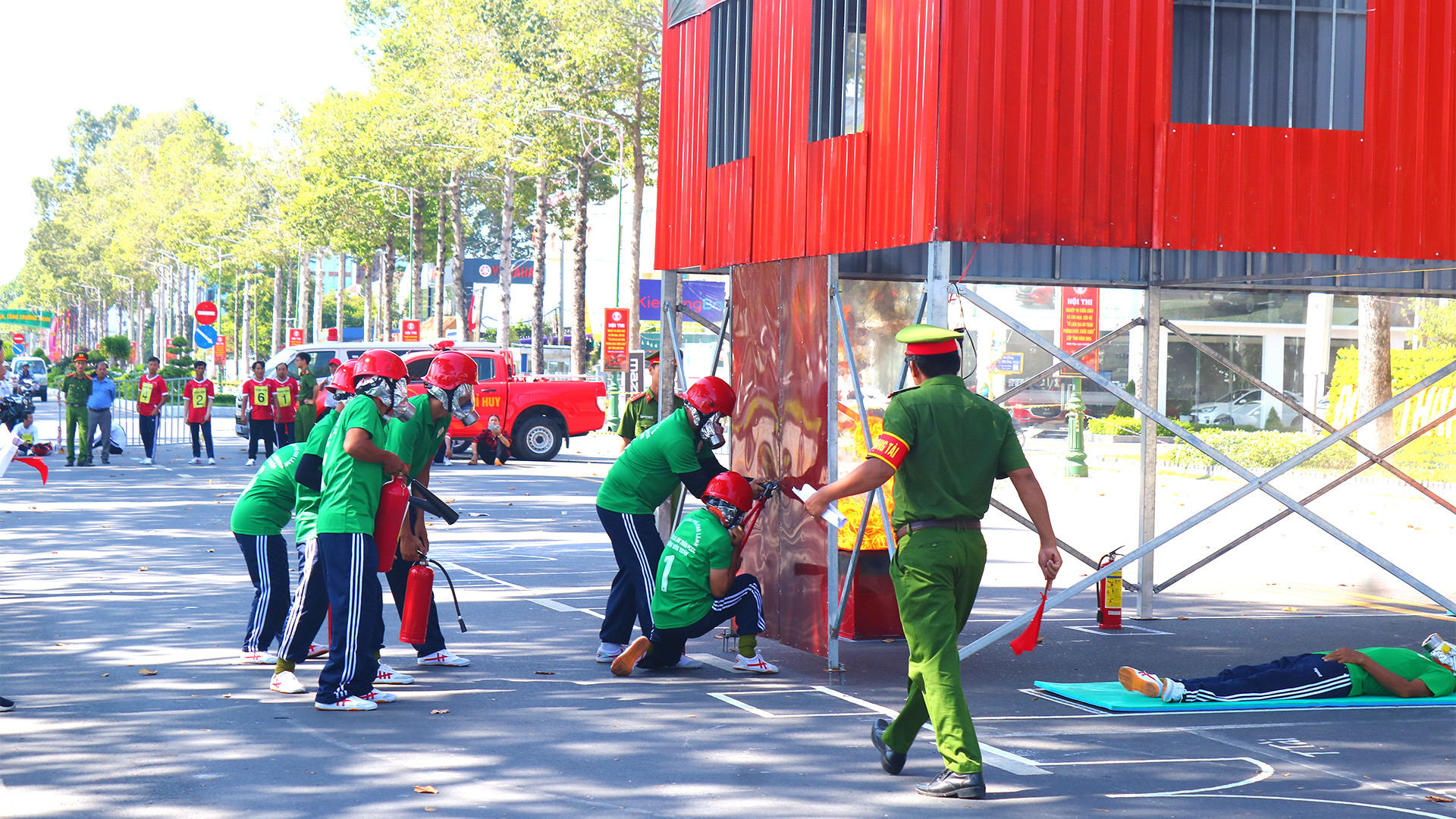 Các vận động viên thi thực hành.