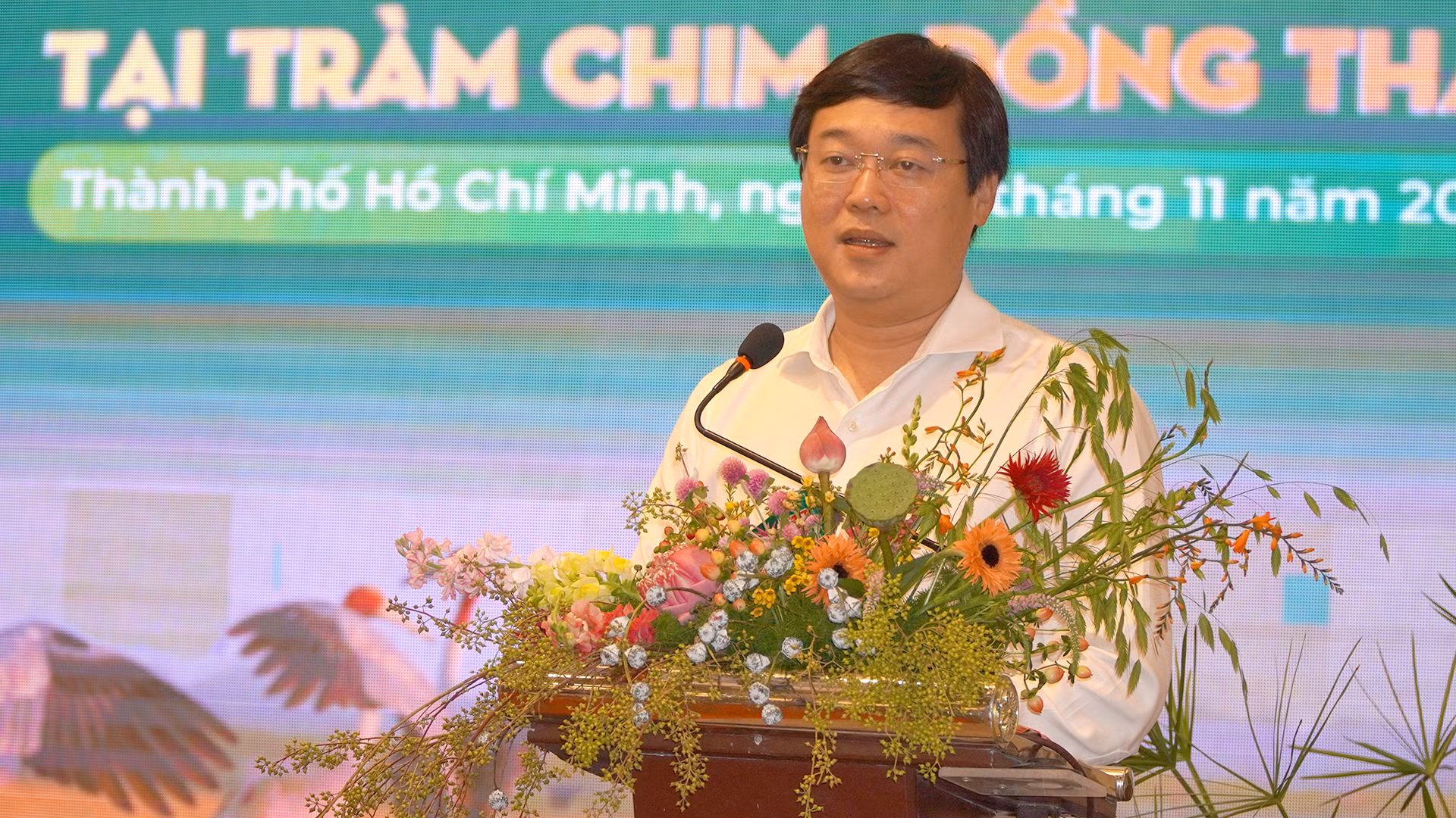 Ủy viên Trung ương Đảng, Bí thư Tỉnh ủy Đồng Tháp Lê Quốc Phong phát biểu tại chương trình. (Ảnh: HỮU NGHĨA)