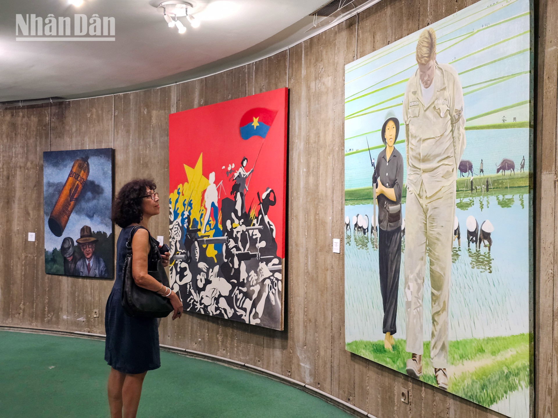 Các nghệ sĩ Pháp thể hiện tinh thần đoàn kết và mong muốn hòa bình cho Việt Nam thông qua nghệ thuật của họ. (Ảnh: MINH DUY) Các nghệ sĩ Pháp thể hiện tinh thần đoàn kết và mong muốn hòa bình cho Việt Nam thông qua nghệ thuật của họ. (Ảnh: MINH DUY)