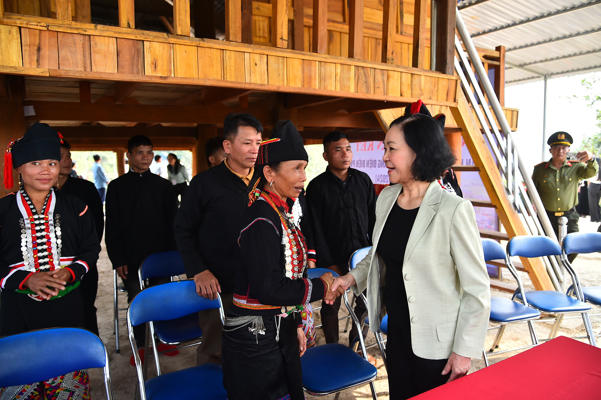 Thường trực Ban Bí thư Trương Thị Mai với người dân tại bản Co Pục, xã Hua Thanh, huyện Điện Biên. Thường trực Ban Bí thư Trương Thị Mai với người dân tại bản Co Pục, xã Hua Thanh, huyện Điện Biên.