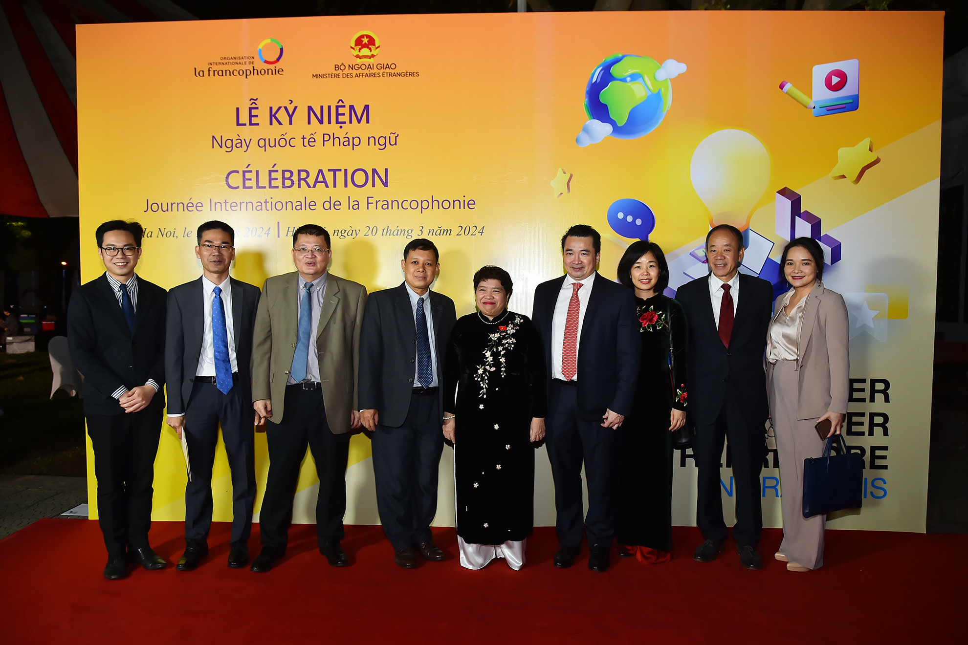 Đồng chí Nguyễn Thúy Anh, Ủy viên Trung ương Đảng, Chủ nhiệm Ủy ban Xã hội của Quốc hội, Chủ tịch phân ban Việt Nam trong Liên minh Nghị viện Pháp ngữ với các đại biểu tại lễ kỷ niệm.