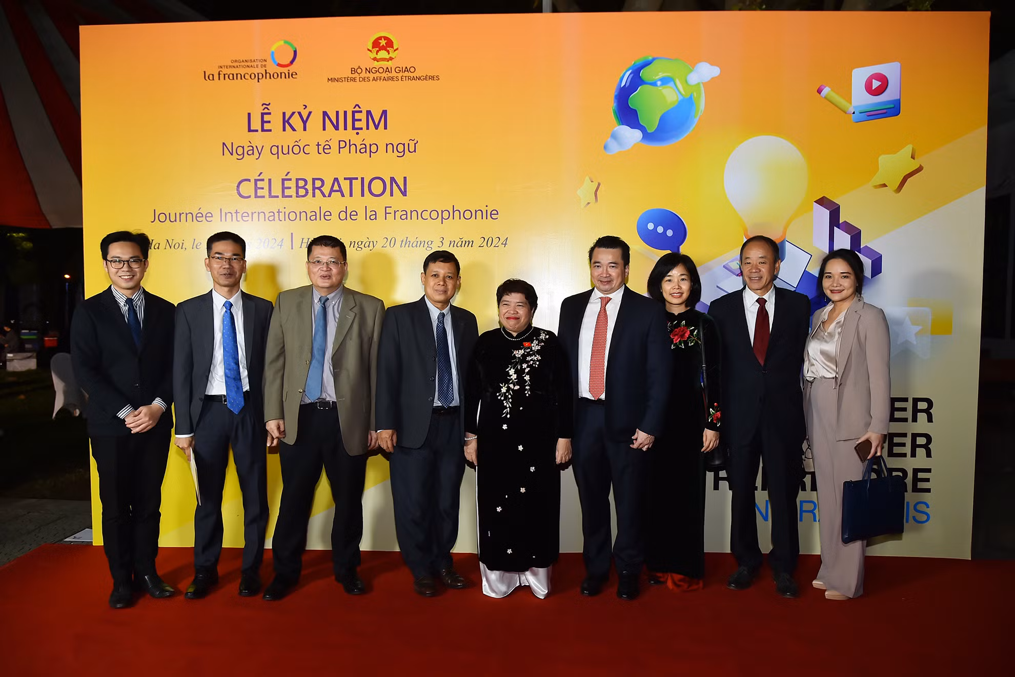 Đồng chí Nguyễn Thúy Anh, Ủy viên Trung ương Đảng, Chủ nhiệm Ủy ban Xã hội của Quốc hội, Chủ tịch phân ban Việt Nam trong Liên minh Nghị viện Pháp ngữ với các đại biểu tại lễ kỷ niệm.