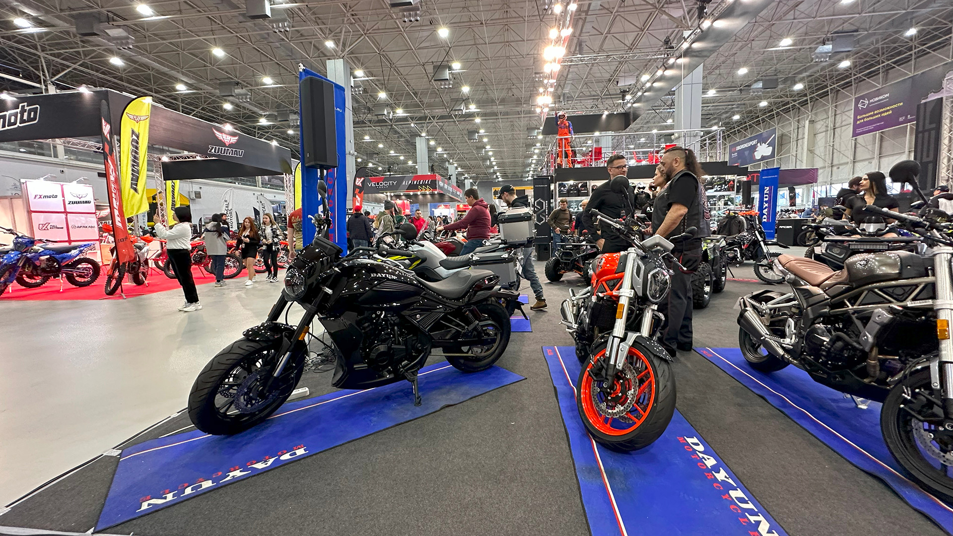 Triển lãm giới thiệu nhiều mẫu xe và các hãng sản xuất trẻ đầy triển vọng qua đó cho thấy ngành công nghiệp sản xuất mô tô thể thao đang phát triển với tốc độ ánh sáng theo như nhận định của Ban tổ chức.