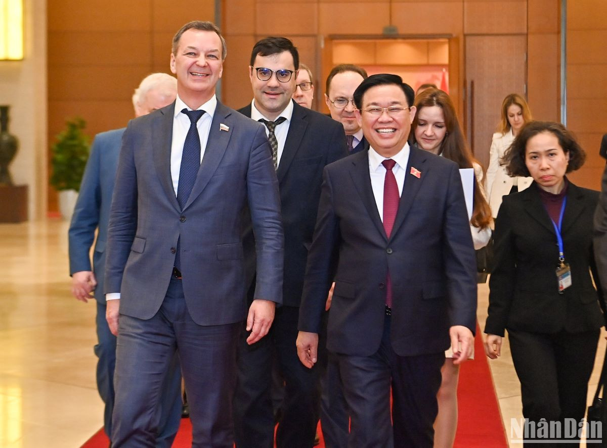 Chủ tịch Quốc hội Vương Đình Huệ và Phó Chủ tịch thứ nhất Hội đồng Liên bang Nga Andrey Yastkin. Chủ tịch Quốc hội Vương Đình Huệ và Phó Chủ tịch thứ nhất Hội đồng Liên bang Nga Andrey Yastkin.