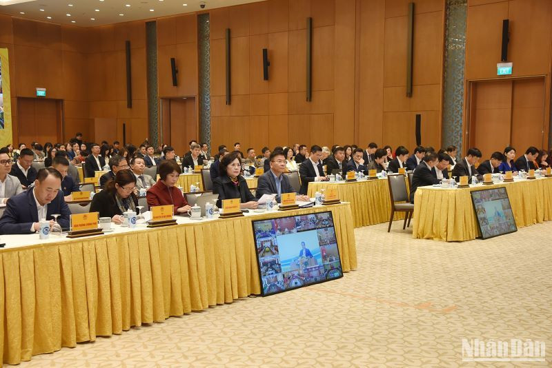 Lãnh đạo các bộ, ngành và đại biểu dự Hội nghị tháo gỡ và thúc đẩy thị trường bất động sản.