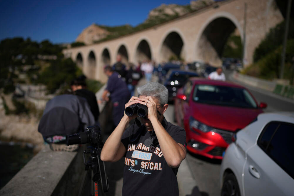 [Ảnh] Hàng triệu ánh mắt mong chờ ngọn đuốc Thế vận hội ảnh 6