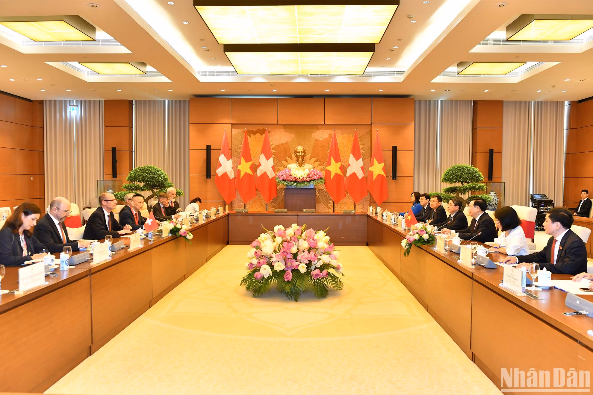 Quang cảnh buổi hội đàm.