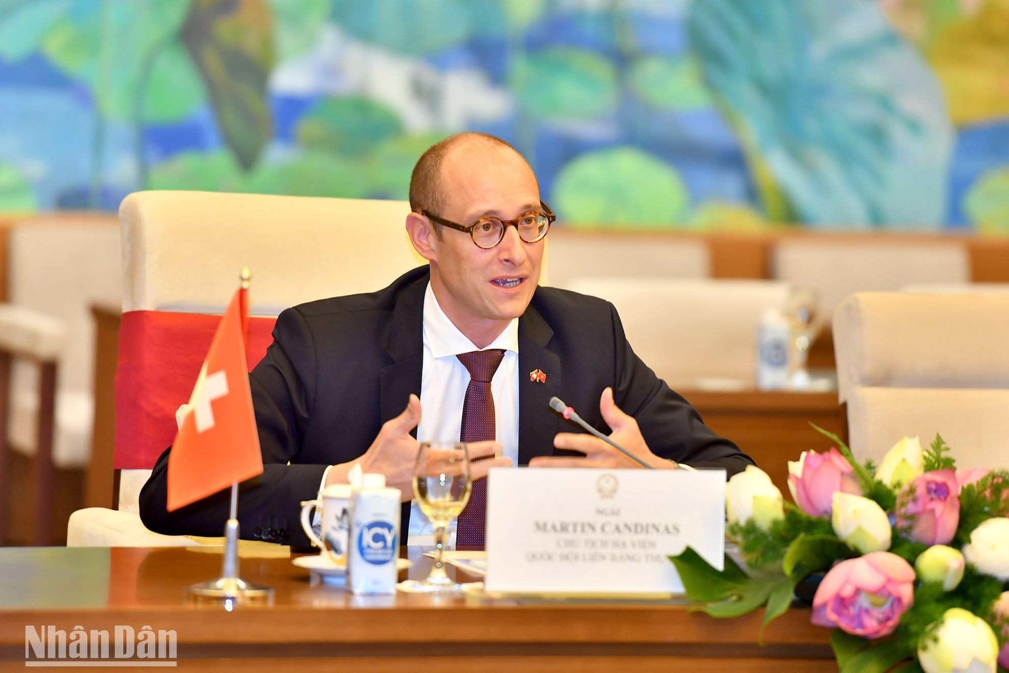 Chủ tịch Hội đồng Quốc gia Thụy Sĩ Martin Candinas phát biểu tại buổi hội đàm.