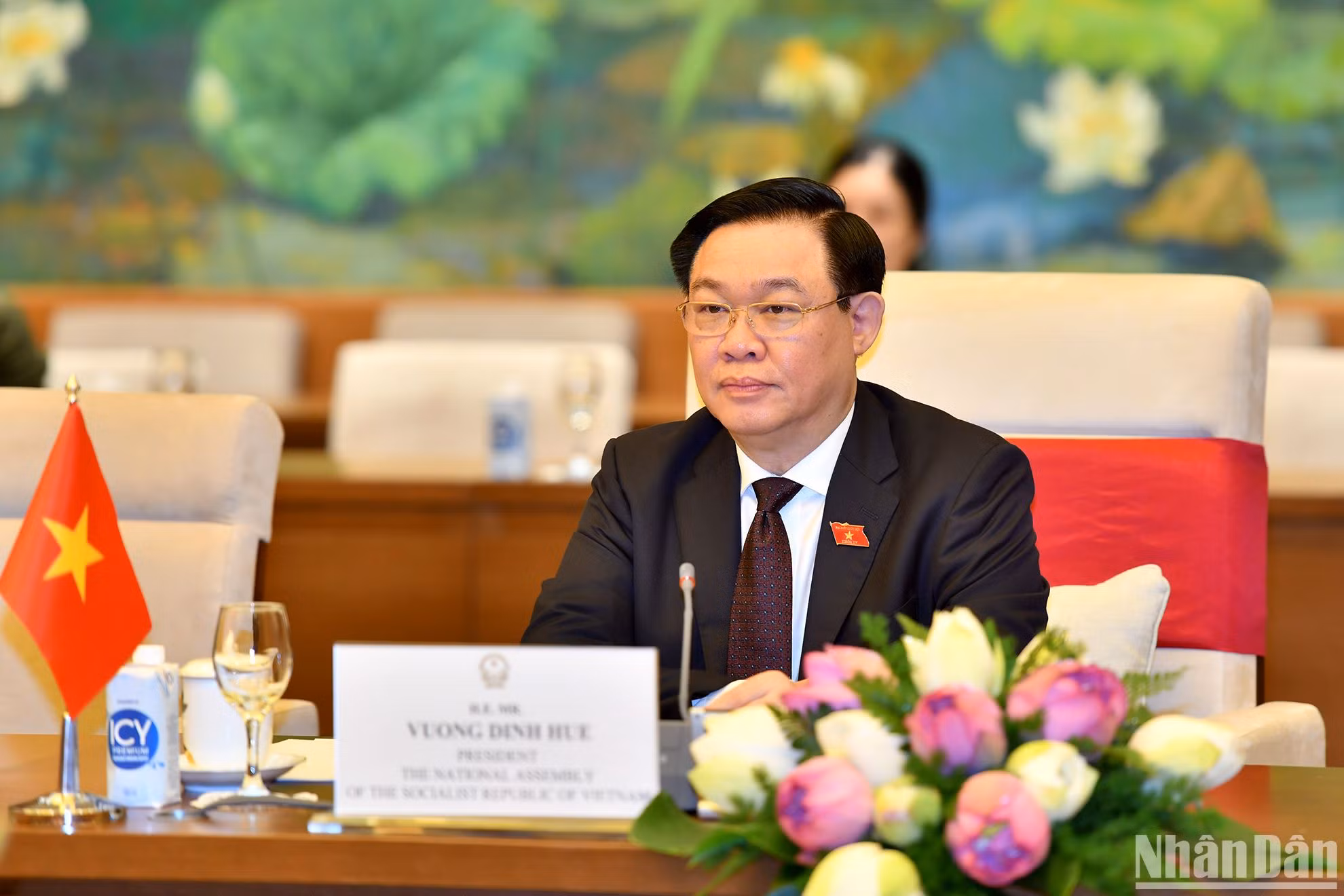 Chủ tịch Quốc hội Vương Đình Huệ phát biểu tại buổi hội đàm.