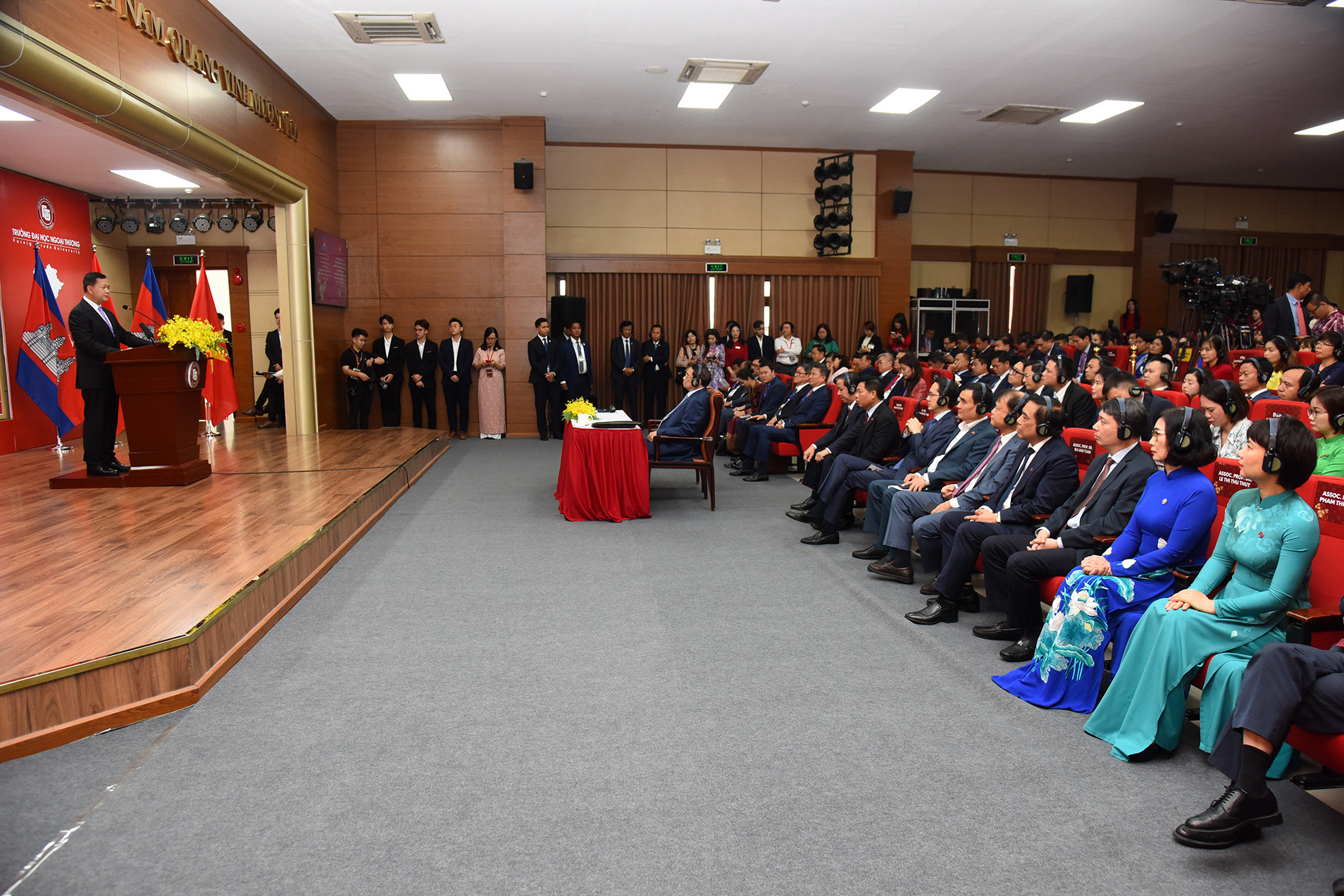 Thủ tướng Campuchia Hun Manet phát biểu tại buổi giao lưu với sinh viên.