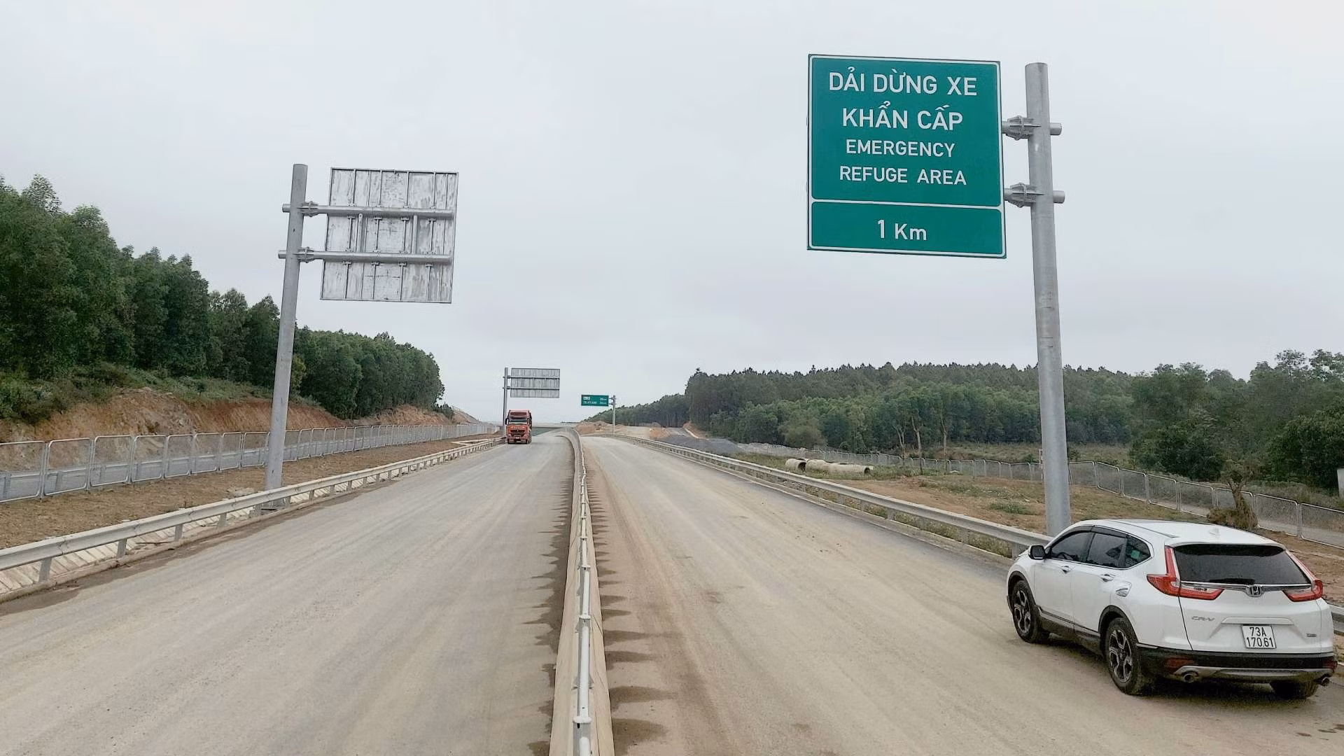 Về cơ bản, nhiều đoạn tuyến cao tốc đã hoàn thành tất cả các công đoạn nên lưu thông thí điểm khá an toàn.