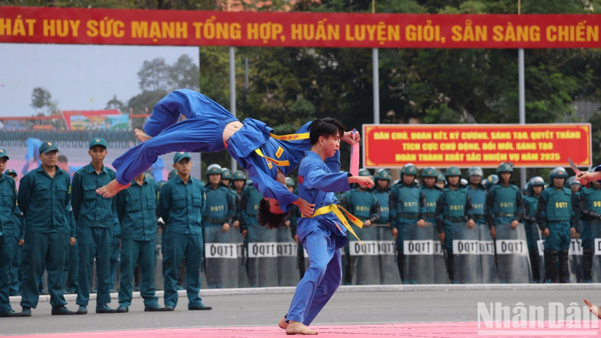 Sau phần lễ là phần hội với các nội dung: Biểu diễn võ thuật, đồng diễn múa súng của Tiểu đoàn Vệ binh - Kiểm soát quân sự 31 và khối nữ Tự vệ quận 8; đồng diễn các vũ điệu tập thể do cán bộ, chiến sĩ lực lượng vũ trang thành phố và đoàn viên thanh niên thành phố thực hiện.